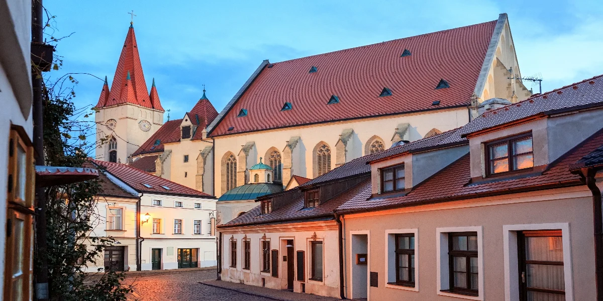 Za krásami Znojma: snídaně či polopenze i láhev vína, vstup do sauny či zákusek s kávou