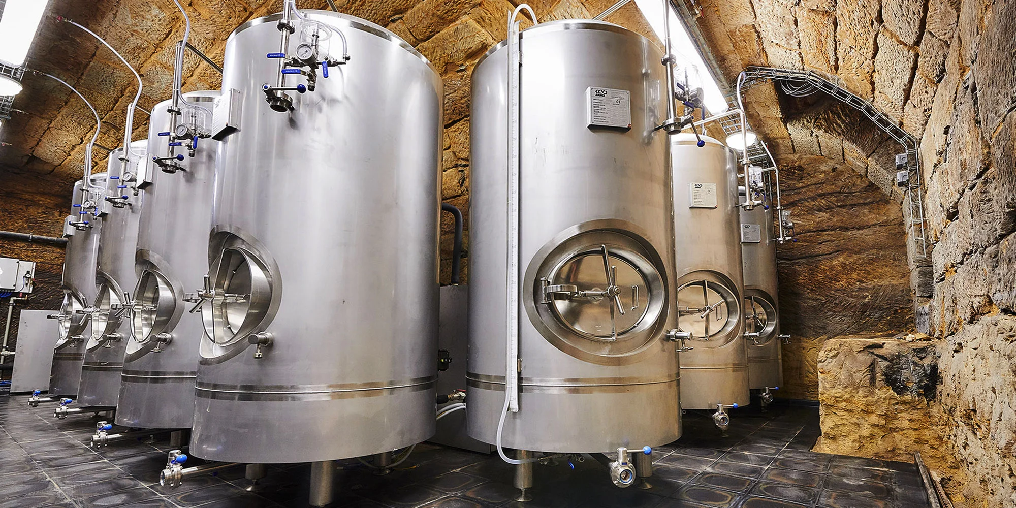 Exkurze do pivovaru Born s degustací piv přímo z ležáckých tanků a pivním dárkem