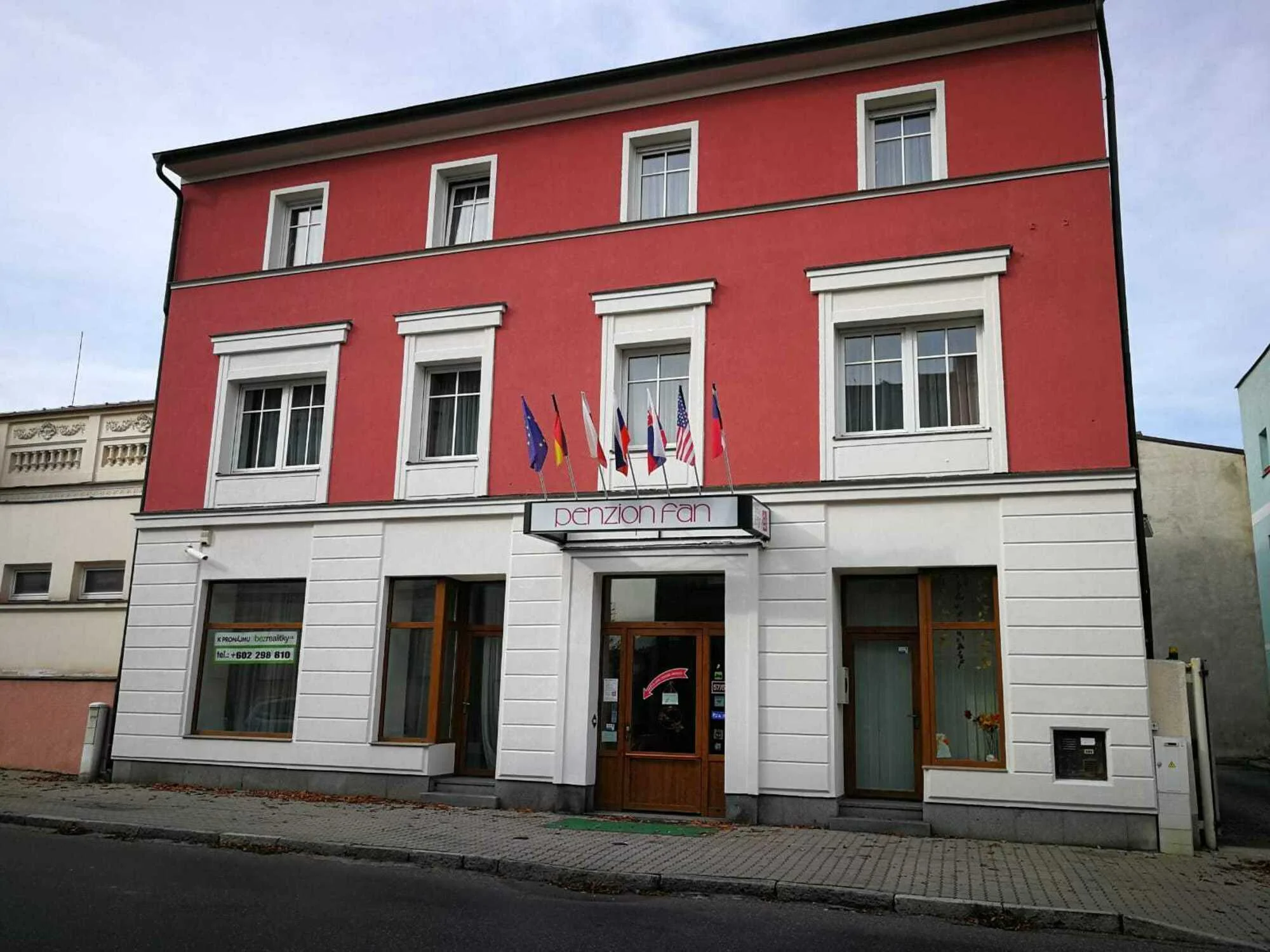 Pobyt v Karlových Varech: penzion na okraji města, 3 km od Vřídla a kolonády