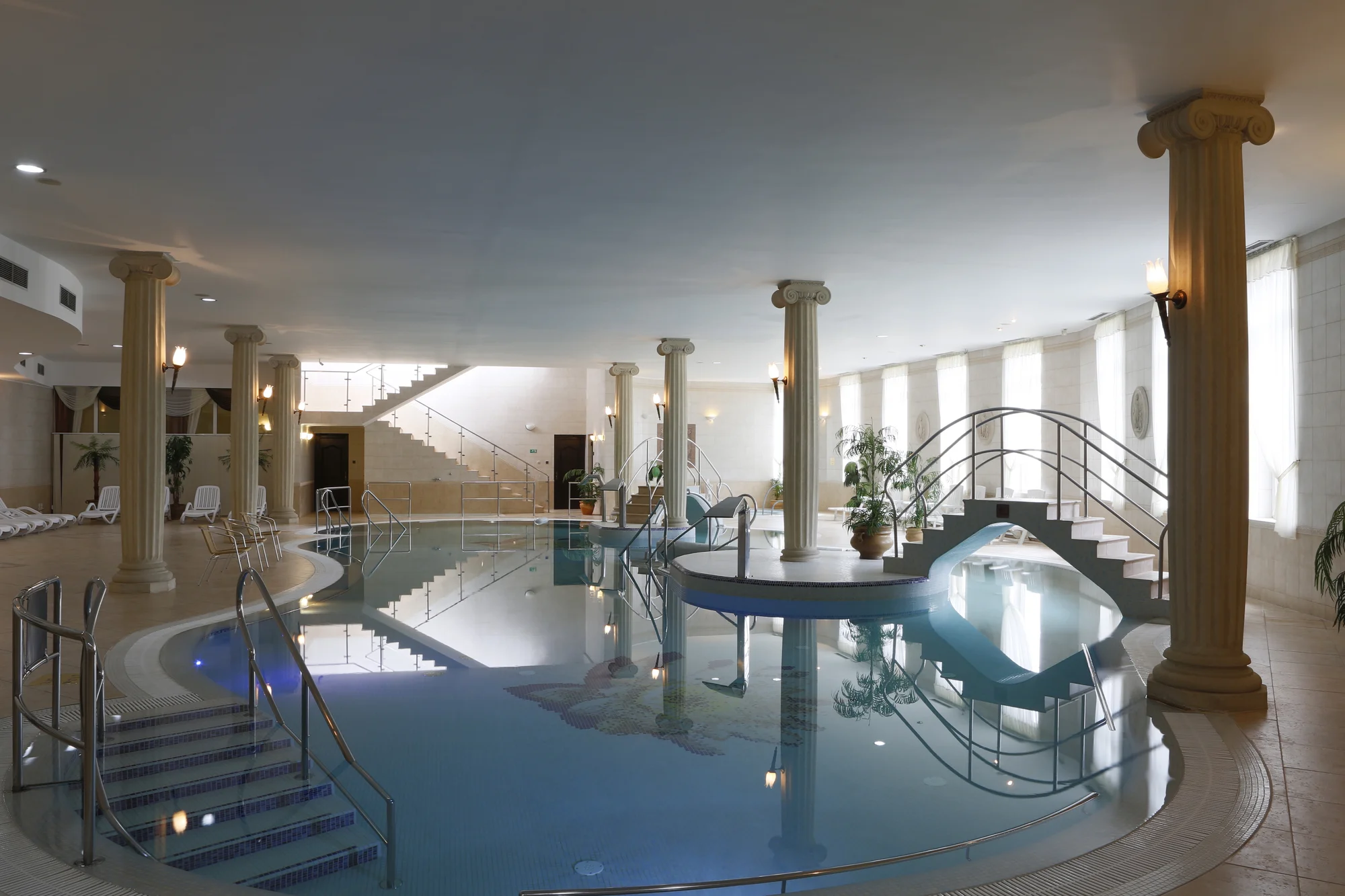 Pobyt ve 4* hotelu v Karlových Varech s neomezeným wellness, snídaní či polopenzí i masáží