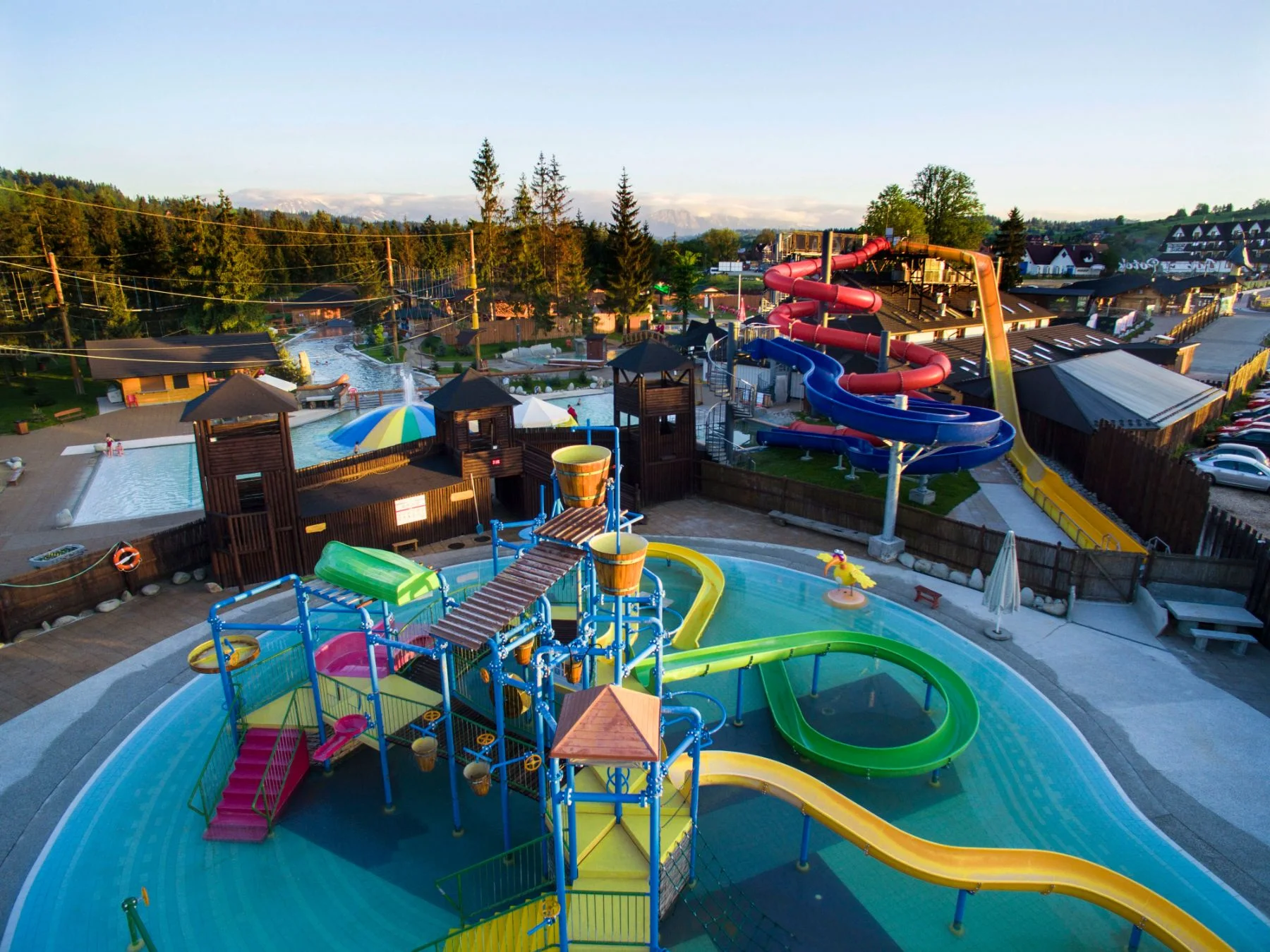 Moderní horský hotel u Zakopaného: snídaně a vstupy do termálů