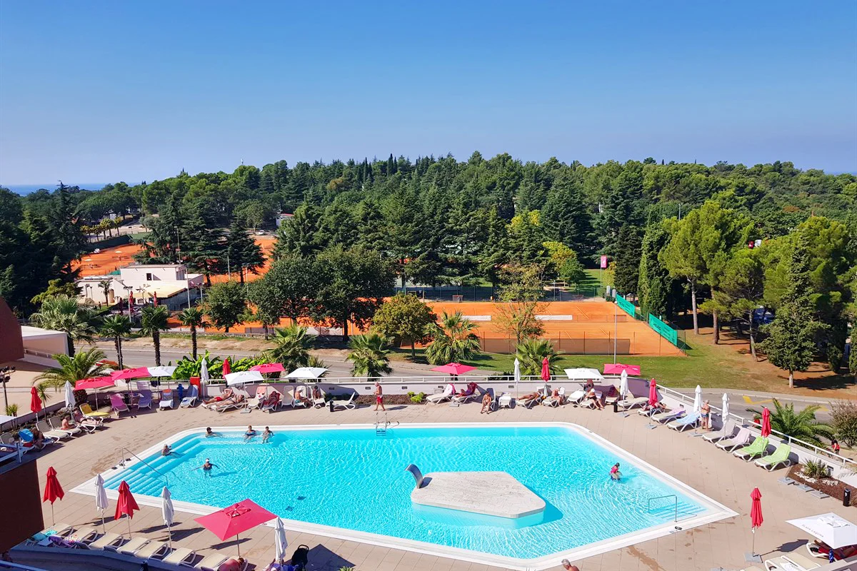 Dovolená v Poreči: 4* hotel 100 metrů od pláže, all inclusive, bazény a animační program