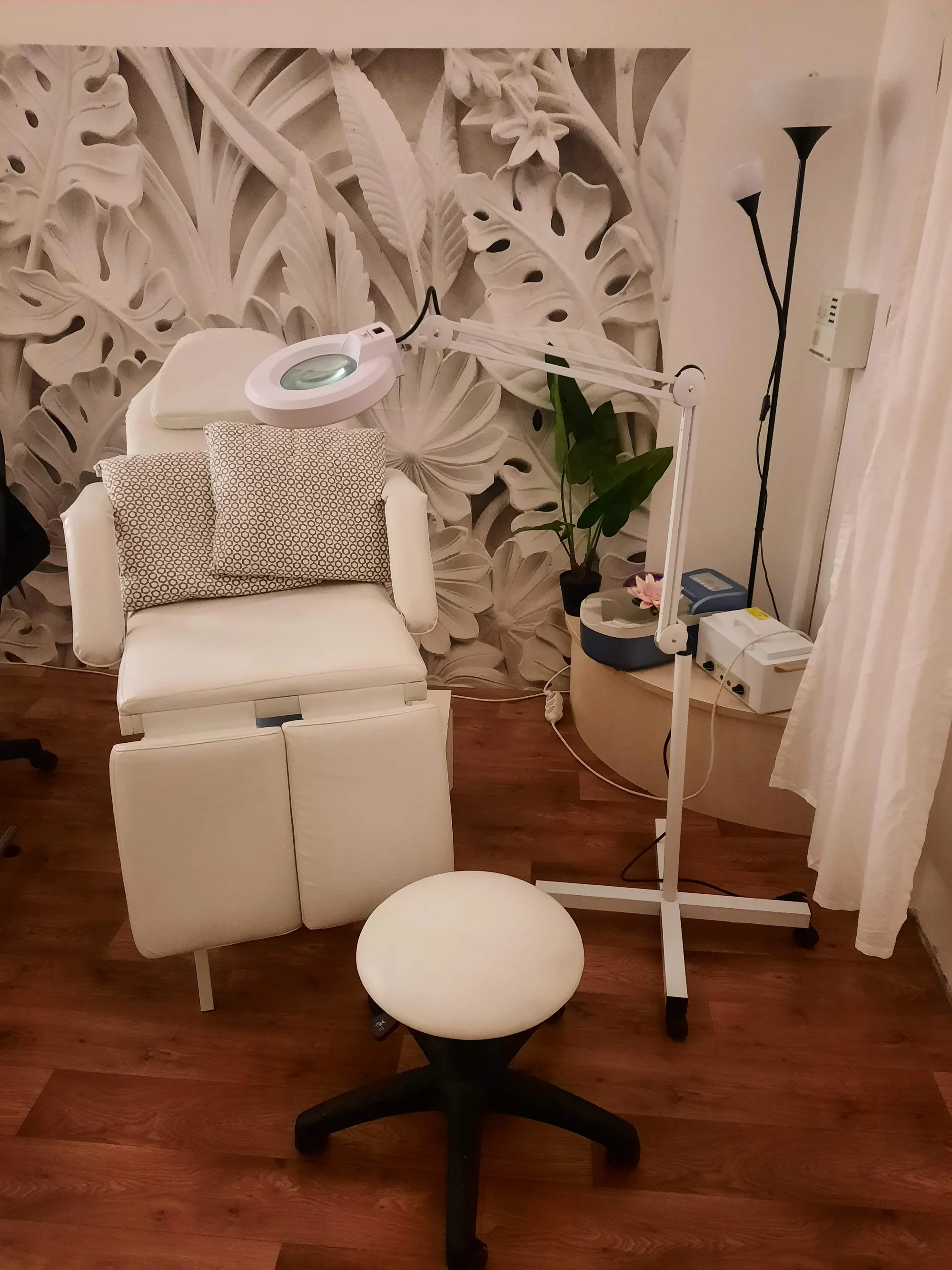 Spa pedikúra i manikúra včetně masáže pro muže i ženy