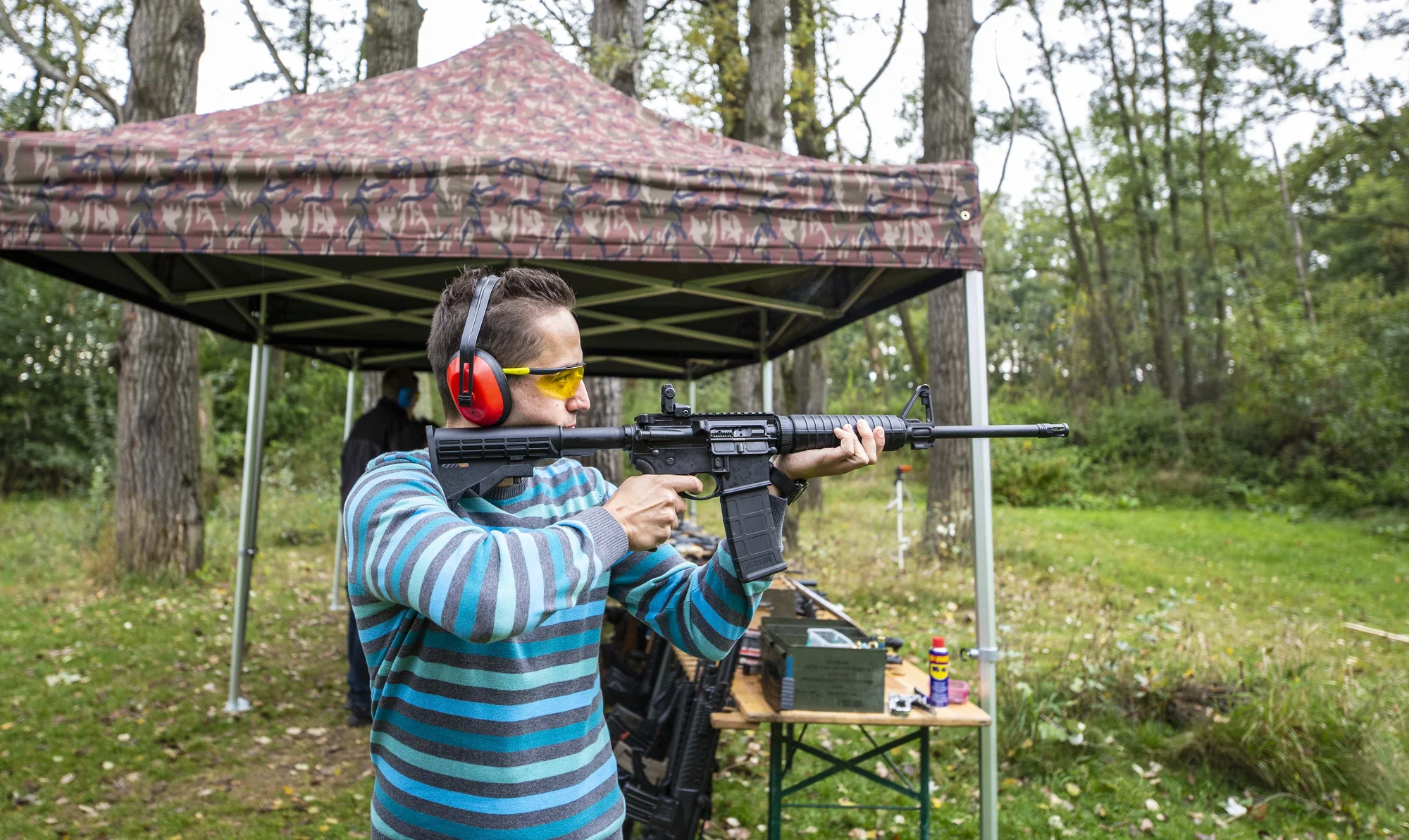 Kurzy na získání zbrojního průkazu: teoretická i praktická část