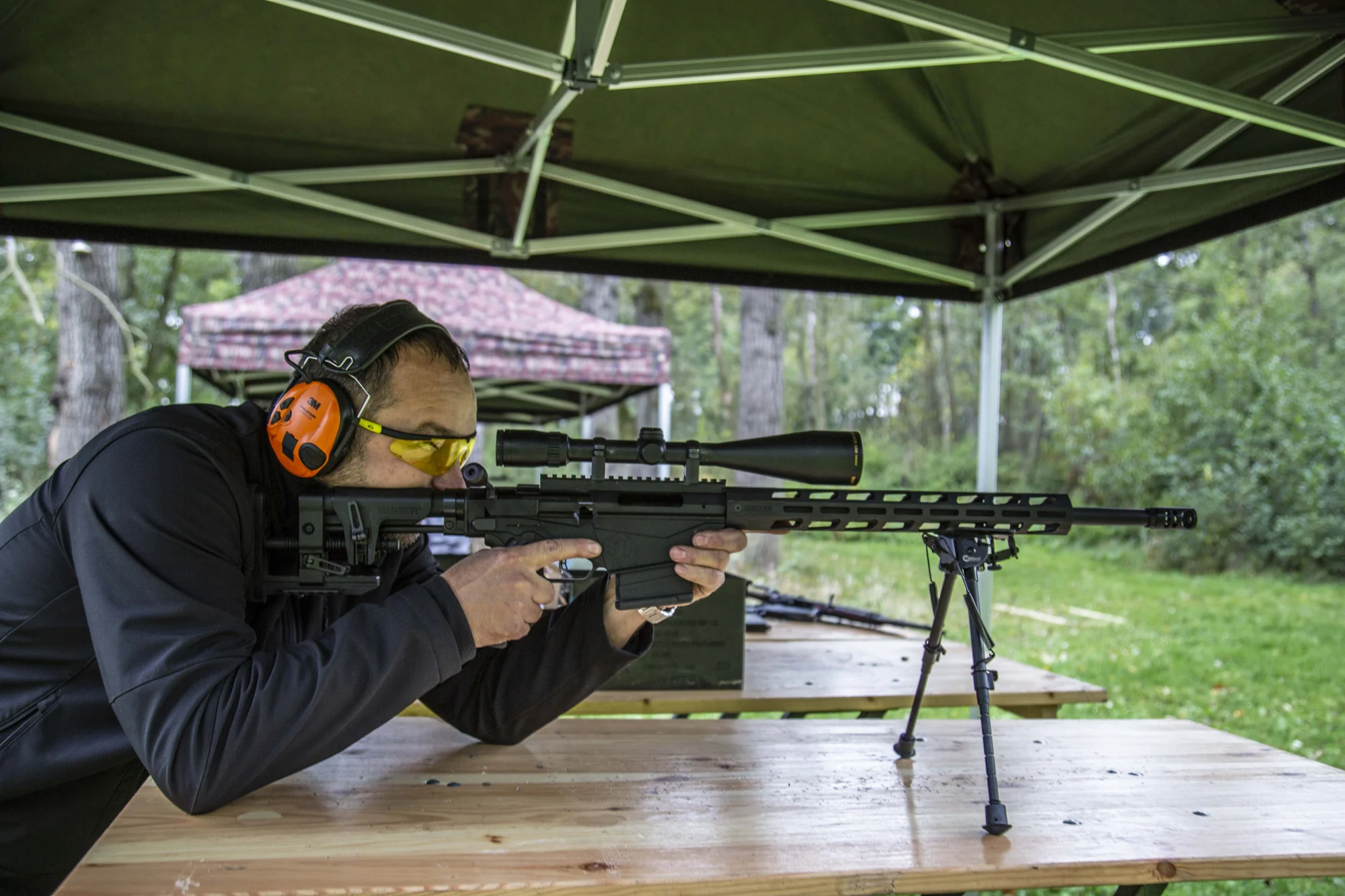 Zážitek jako žádný jiný: dobrodružný střelecký balíček Noční sniper