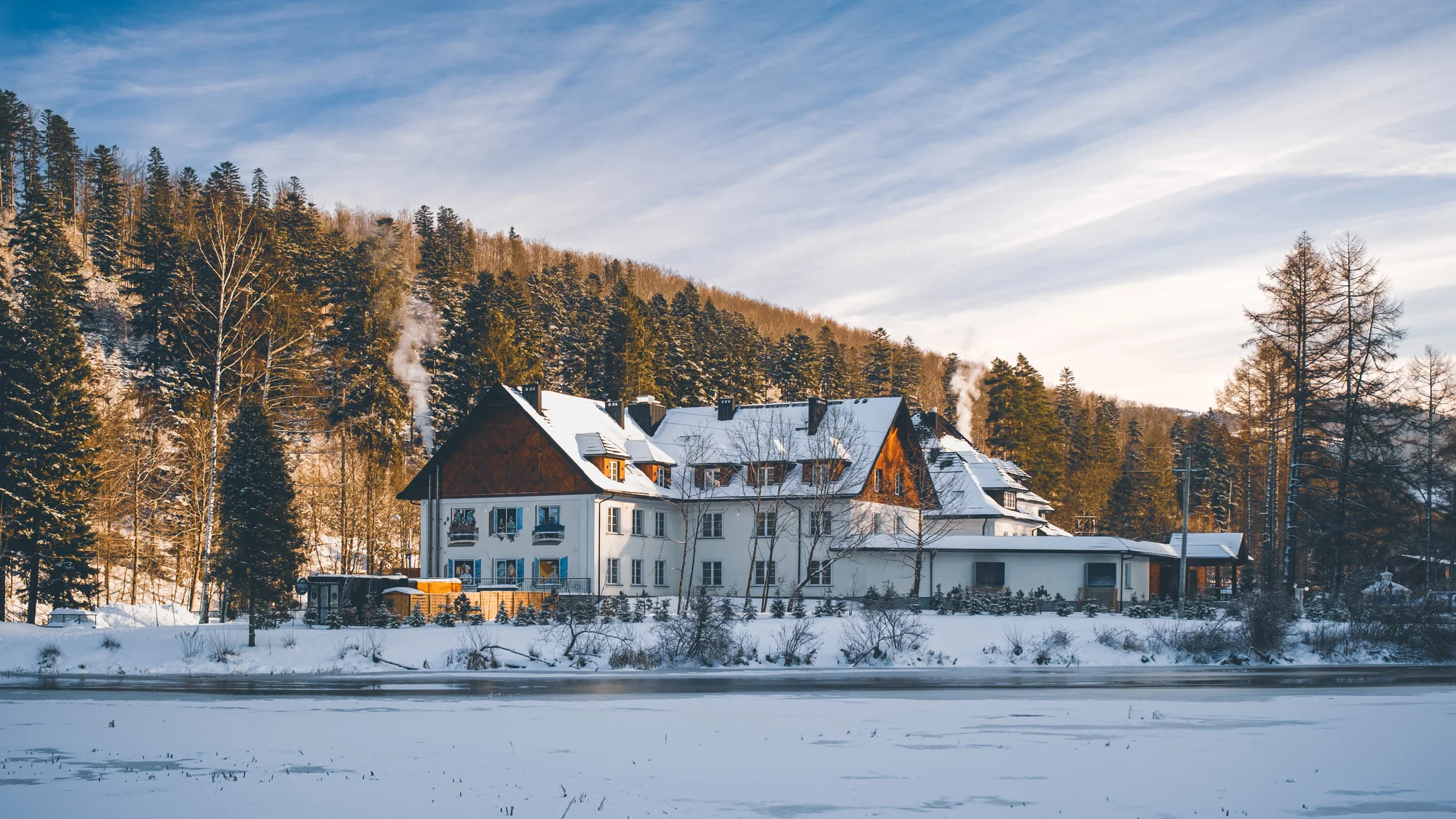 Objevujte krásy polských Beskyd: 5* hotel u lesa a řeky, jídlo a neomezený wellness