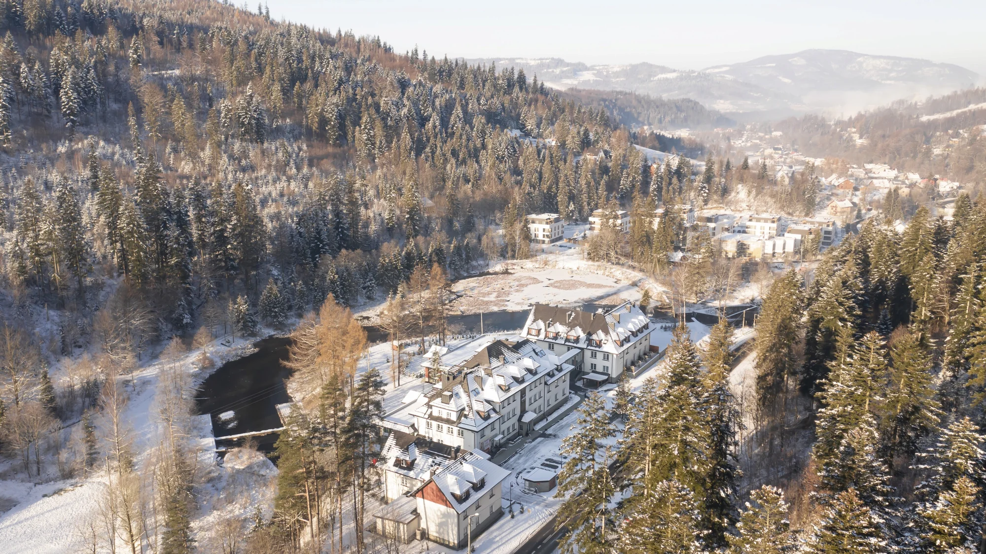Objevujte krásy polských Beskyd: 5* hotel u lesa a řeky, jídlo a neomezený wellness