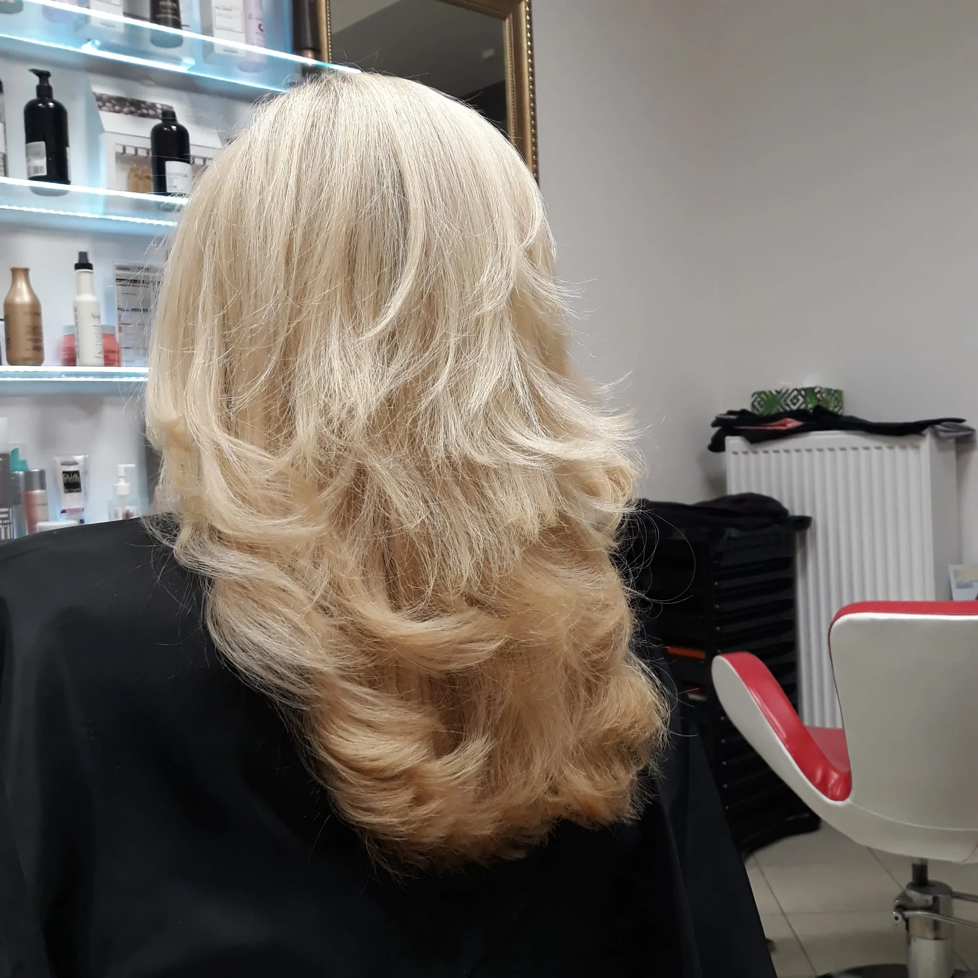 Kadeřnické balíčky: melír, precizní střih s vlasovou regenerací či barvení vlasů i keratin