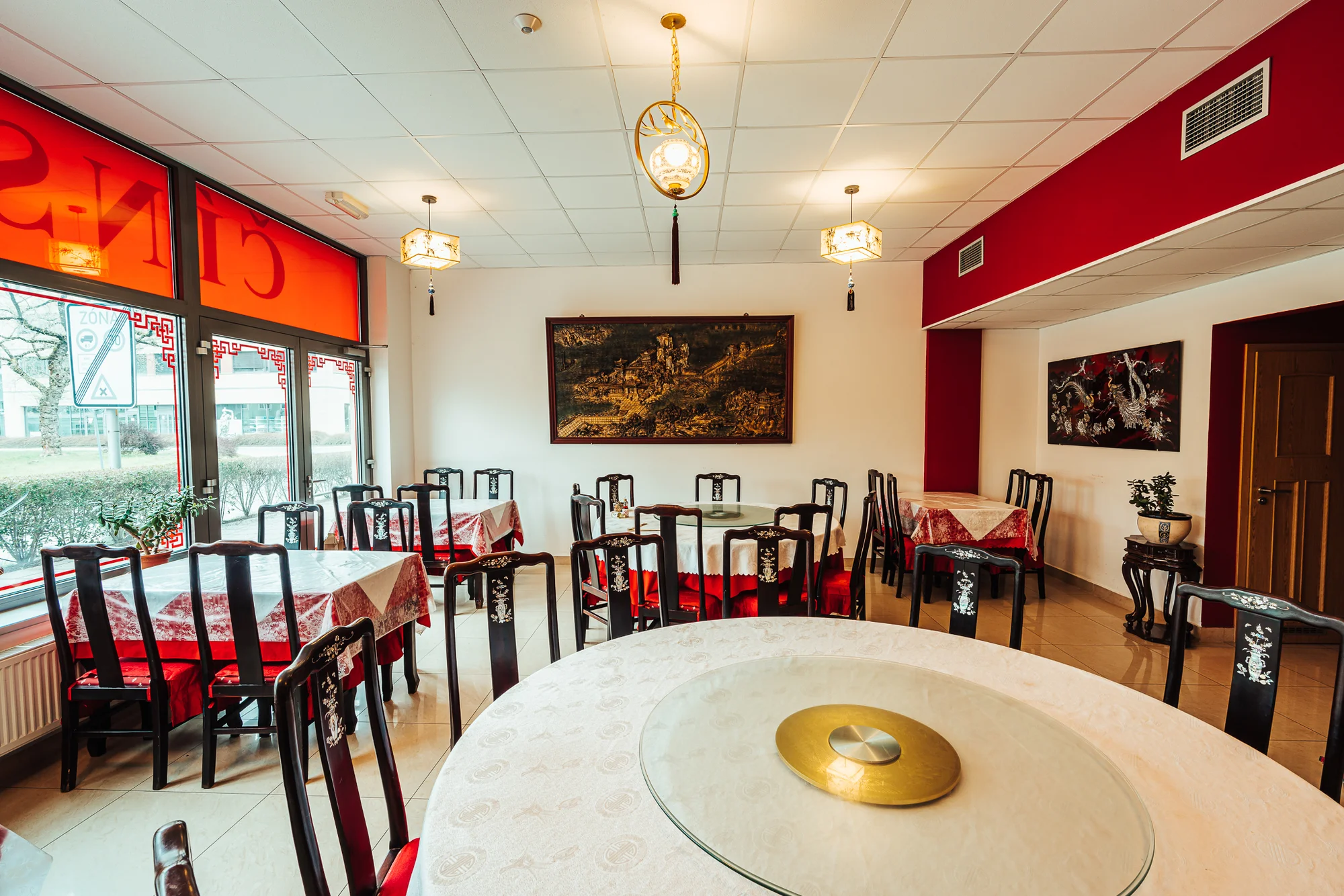 Voucher na 500 či 1 000 Kč na dobroty z čínské restaurace: hovězí polévka, závitky, kachna a mnohem víc