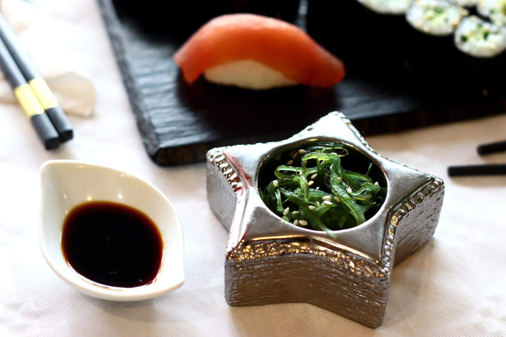 Sushi sety se 40–56 kousky: maki, nigiri, tempura i speciální smažené rolky