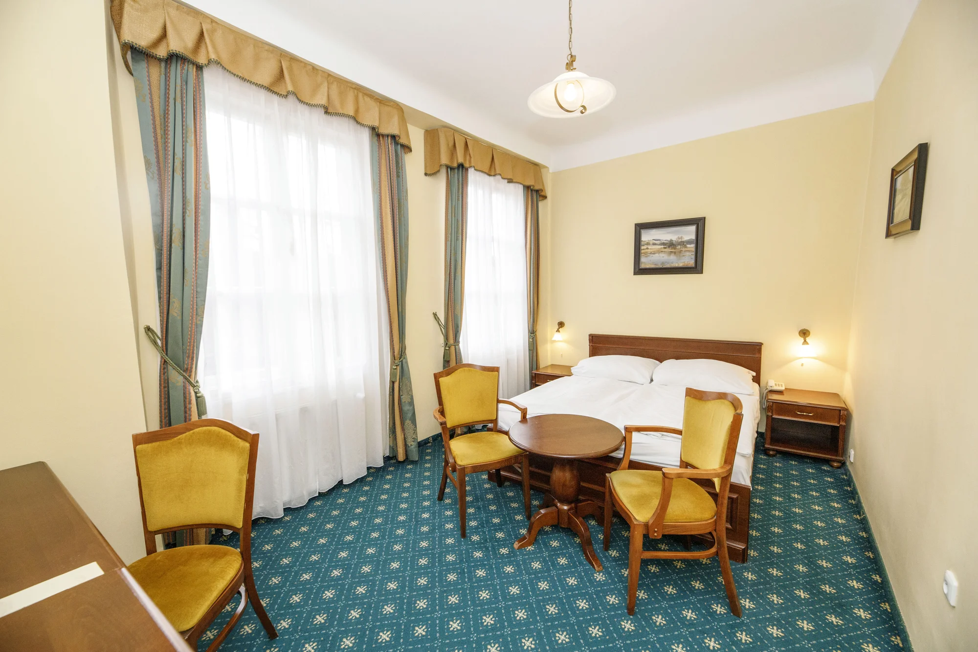 Ubytování v samém srdci Prahy se snídaní: hotel přímo u Čertovky a Karlova mostu