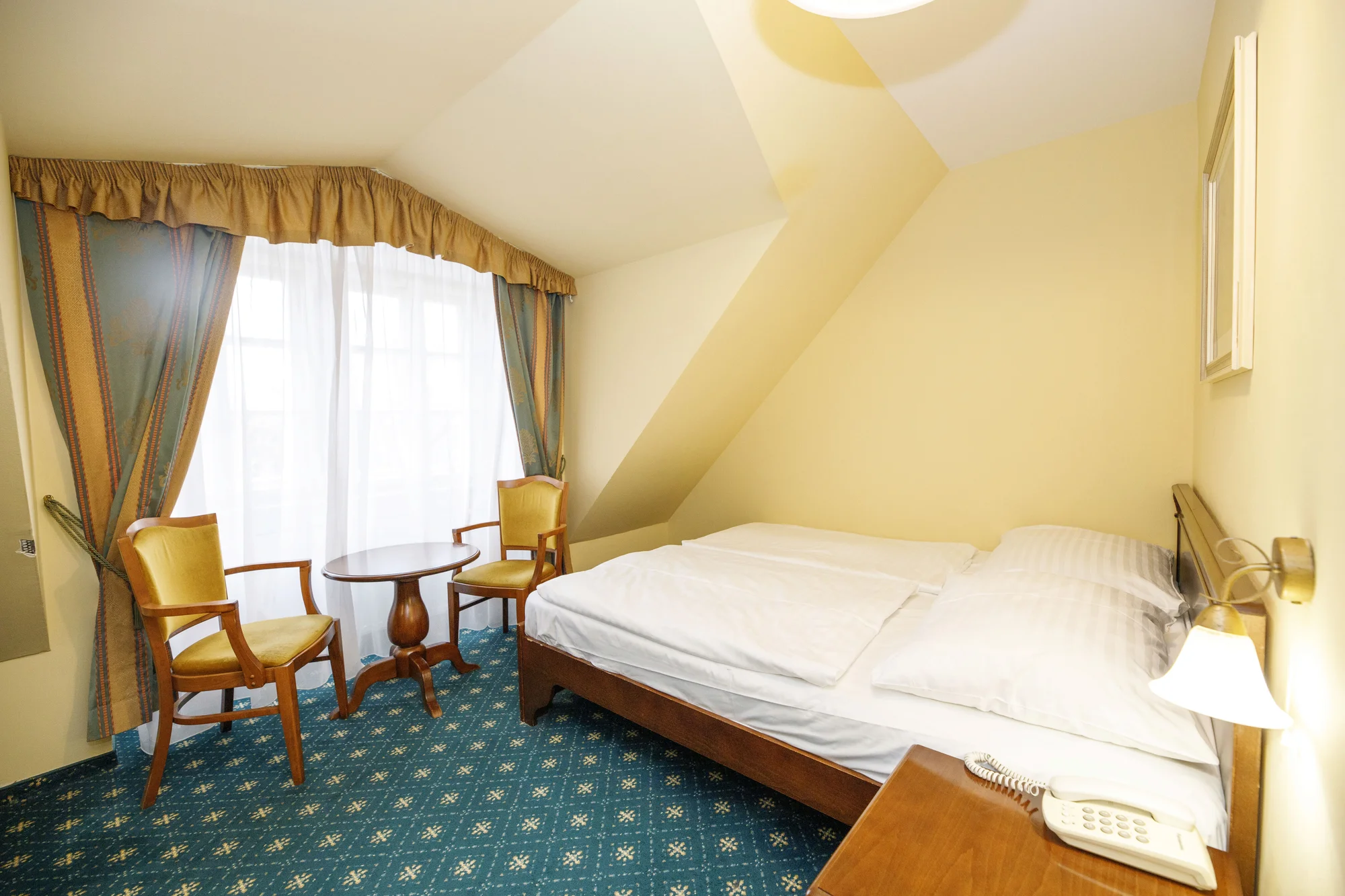 Ubytování v samém srdci Prahy se snídaní: hotel přímo u Čertovky a Karlova mostu