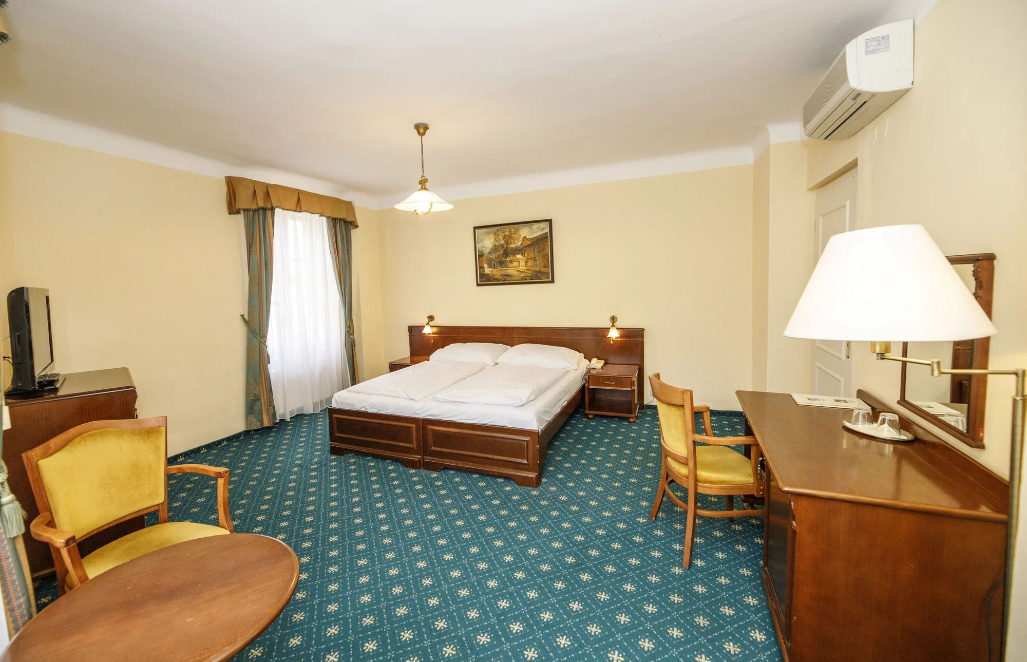 Ubytování v samém srdci Prahy se snídaní: hotel přímo u Čertovky a Karlova mostu