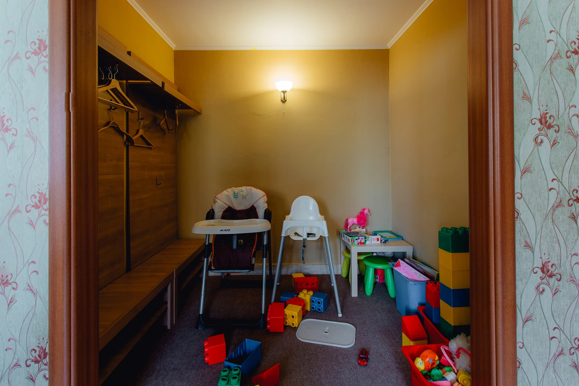 Pobyt ve 3* hotelu v Bojnicích kousek od zámku: snídaně i láhev vína
