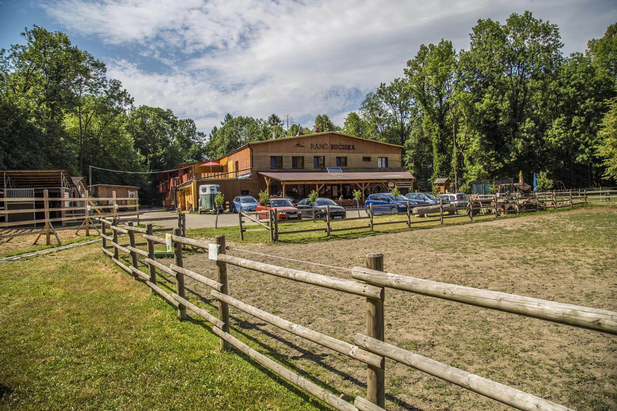 Relax i romantika na ranči Bučiska: 2–4 hodiny v privátním wellness i masáž a občerstvení