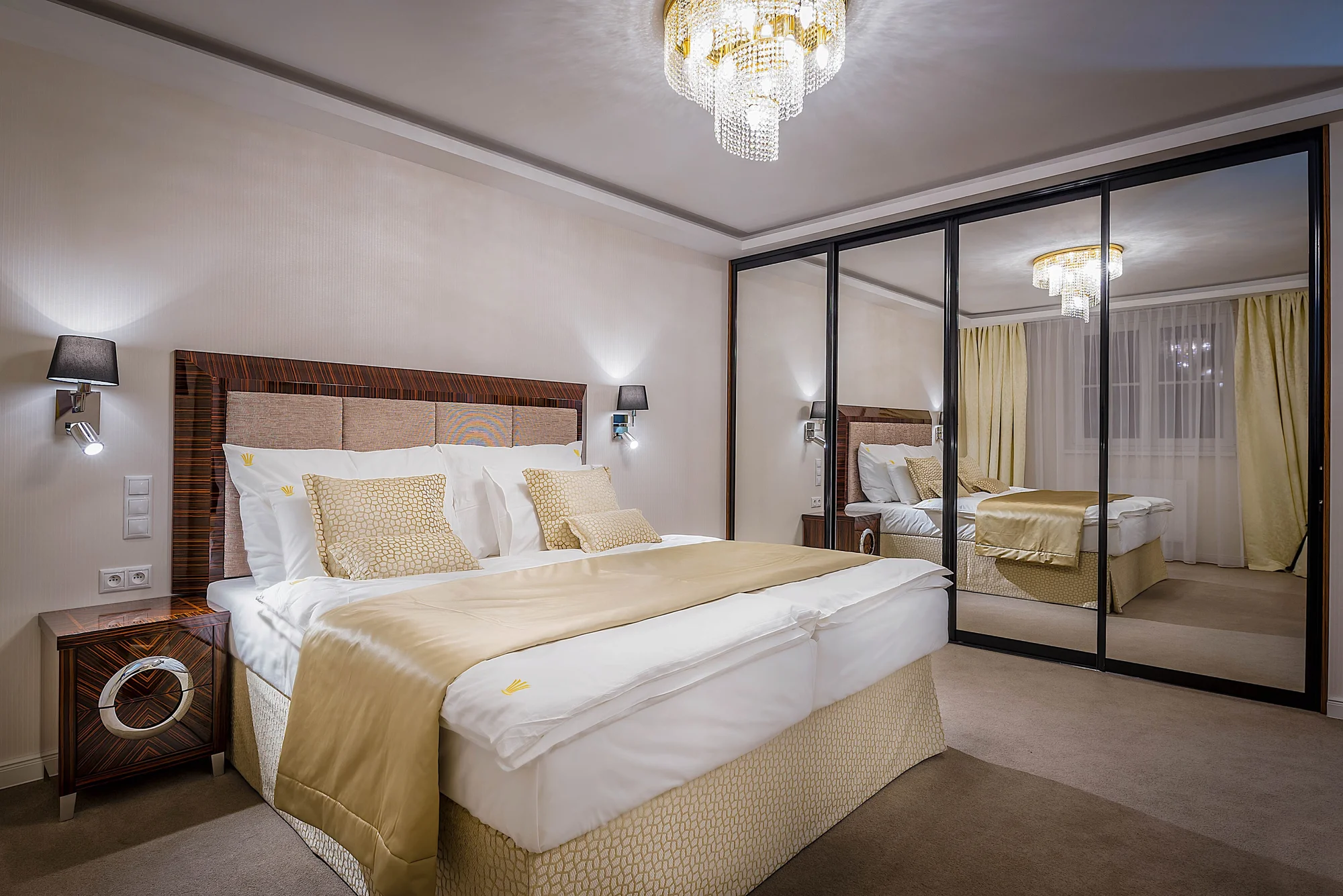 Relax v 5* přepychovém Royal Palace vč. zlaté koupele i polopenze