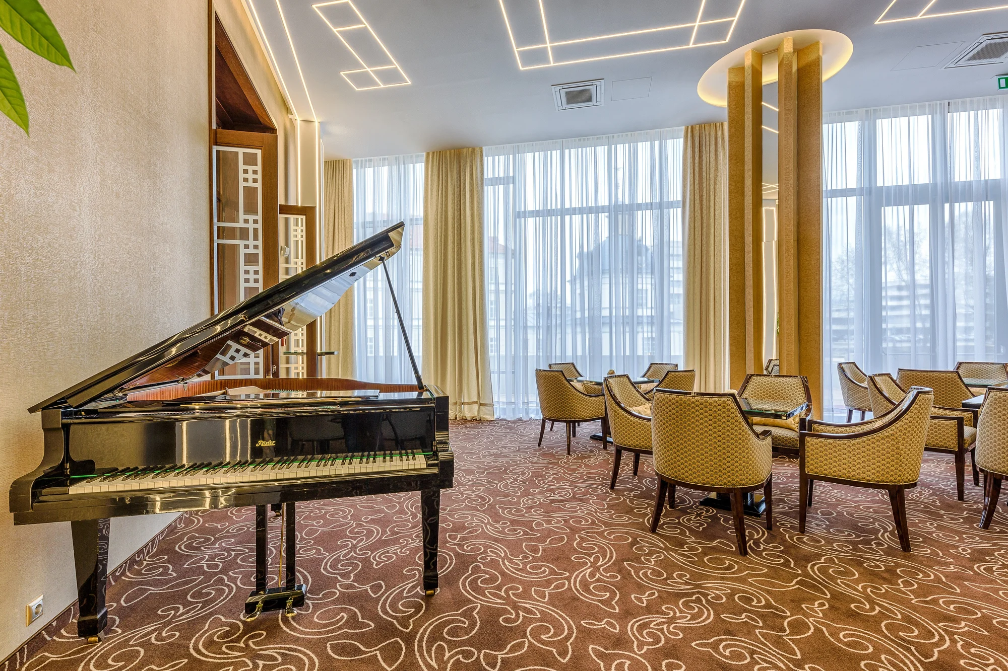Relax v 5* přepychovém Royal Palace vč. zlaté koupele i polopenze