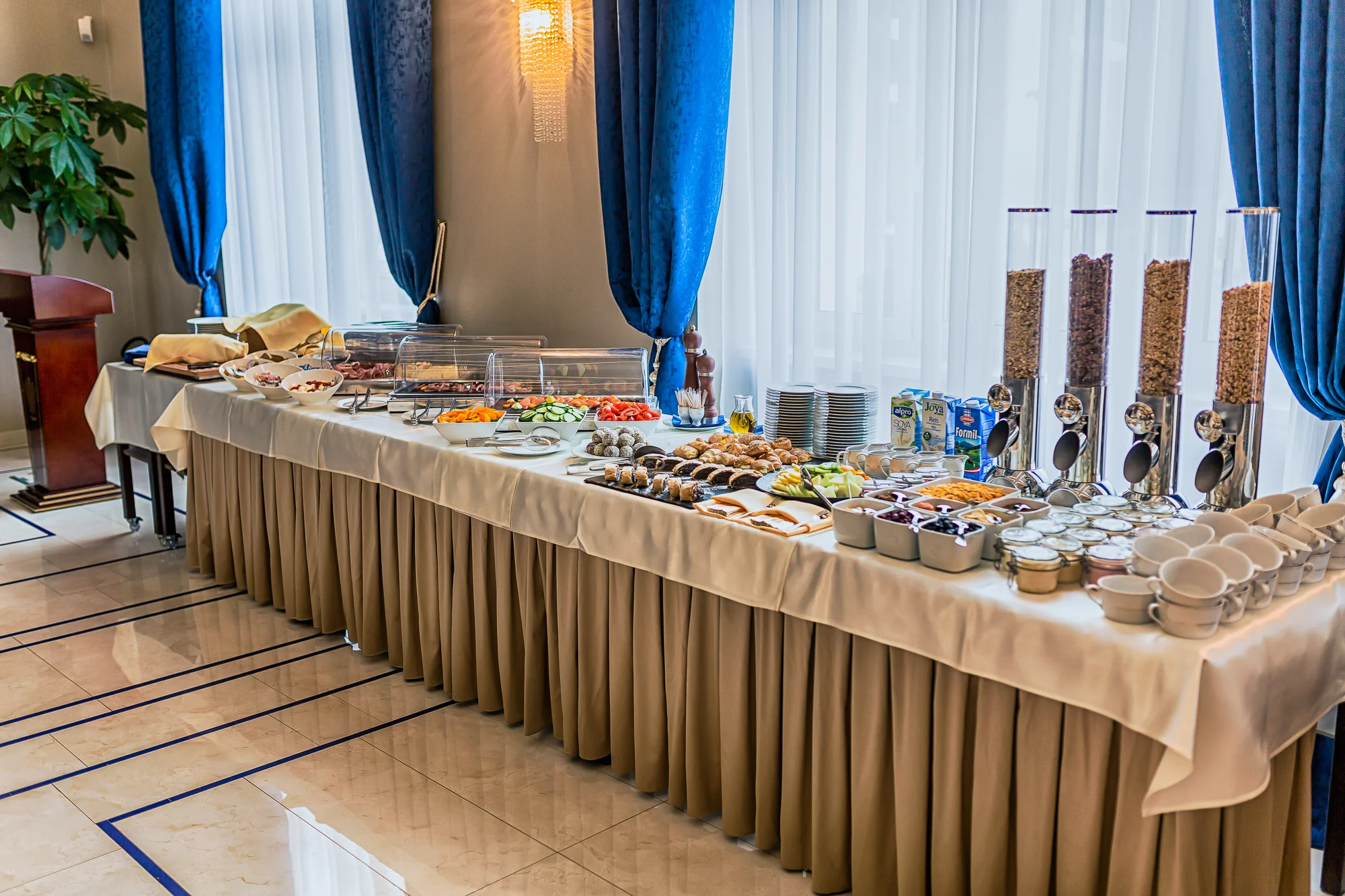 Relax v 5* přepychovém Royal Palace vč. zlaté koupele i polopenze