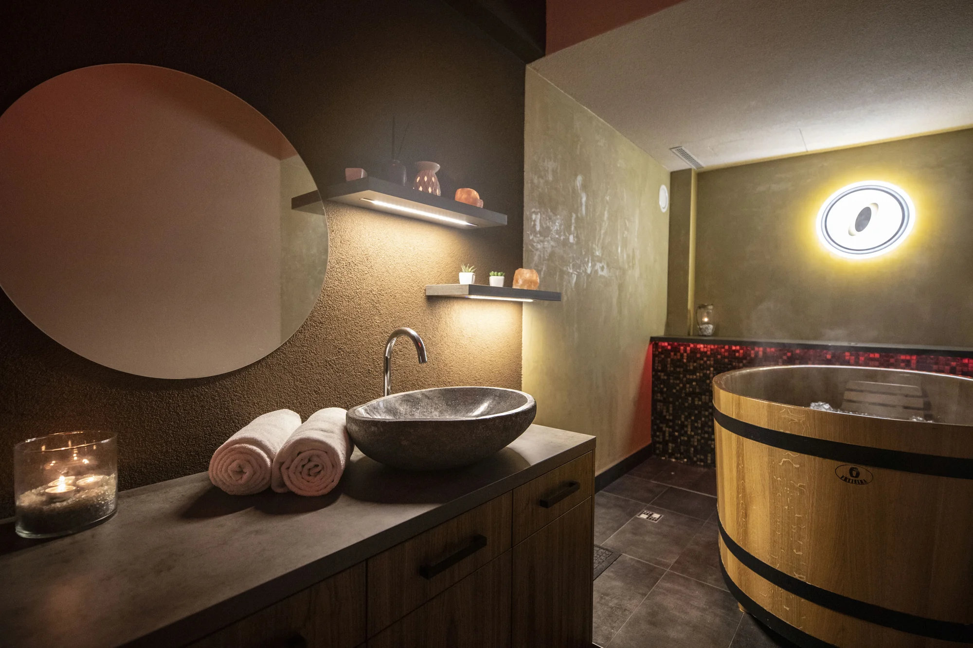 4* relax v Hluboké nad Vltavou se snídaní nebo polopenzí, wellness i kreditem na další služby