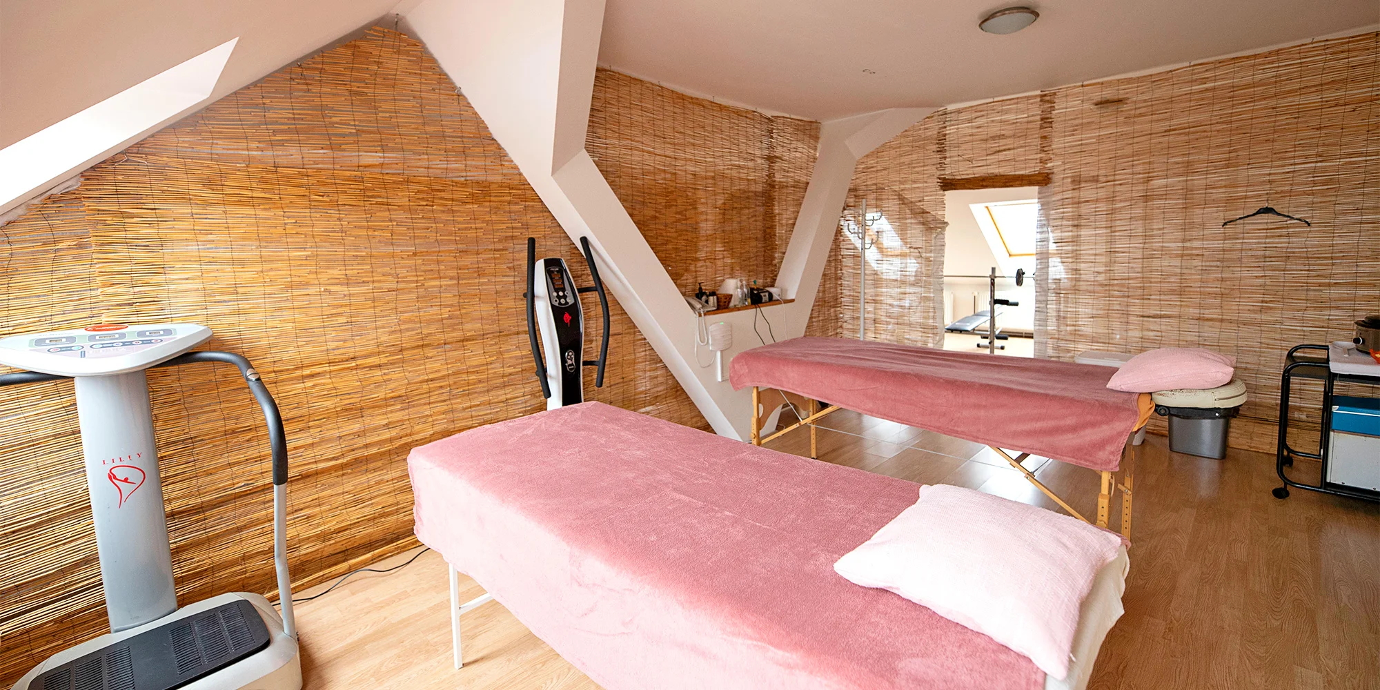 Zasloužený relax: 30 min. masáže partie dle výběru i 60 min. celotělové masáže