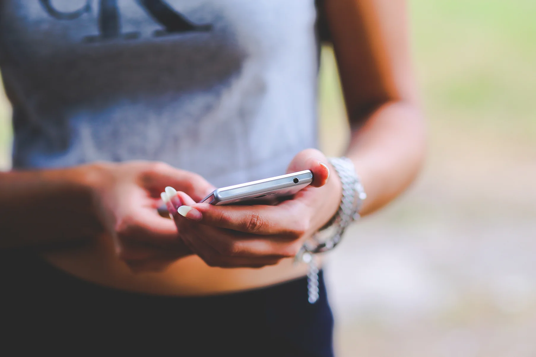 30denní partnerská výzva se zábavnými úkoly zadávanými přes SMS