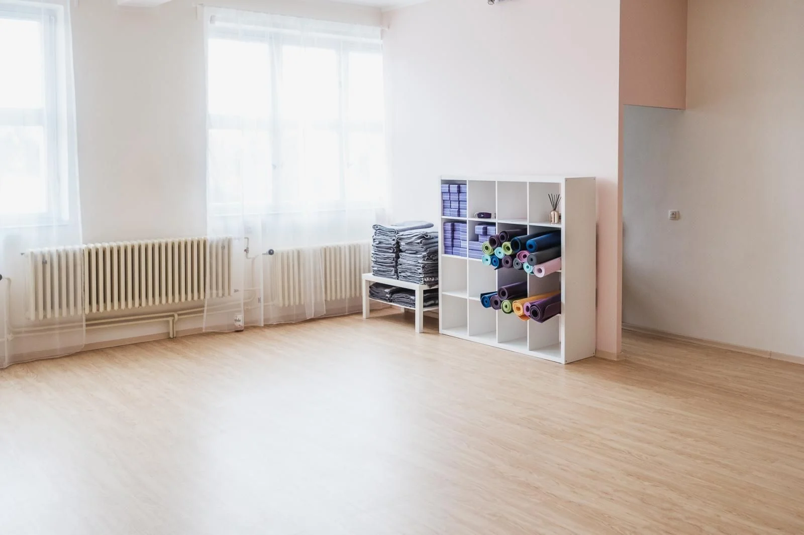Lekce jógy i permanentky na 5 či 10 vstupů: široký výběr lekcí dle stylu, lektorů a časů