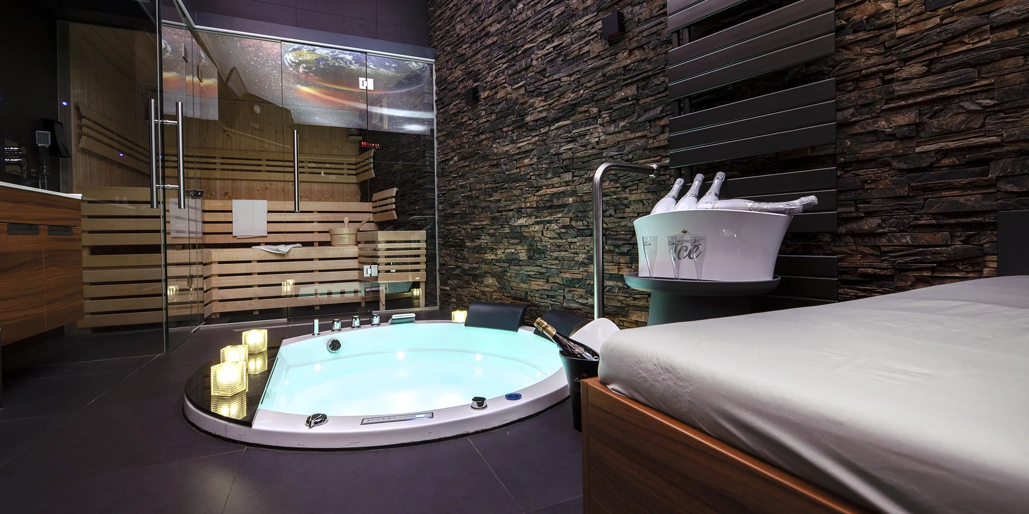 Relax v privátním wellness ve dnech neděle–čtvrtek: 60 nebo 90 min. a sekt či šampaňské
