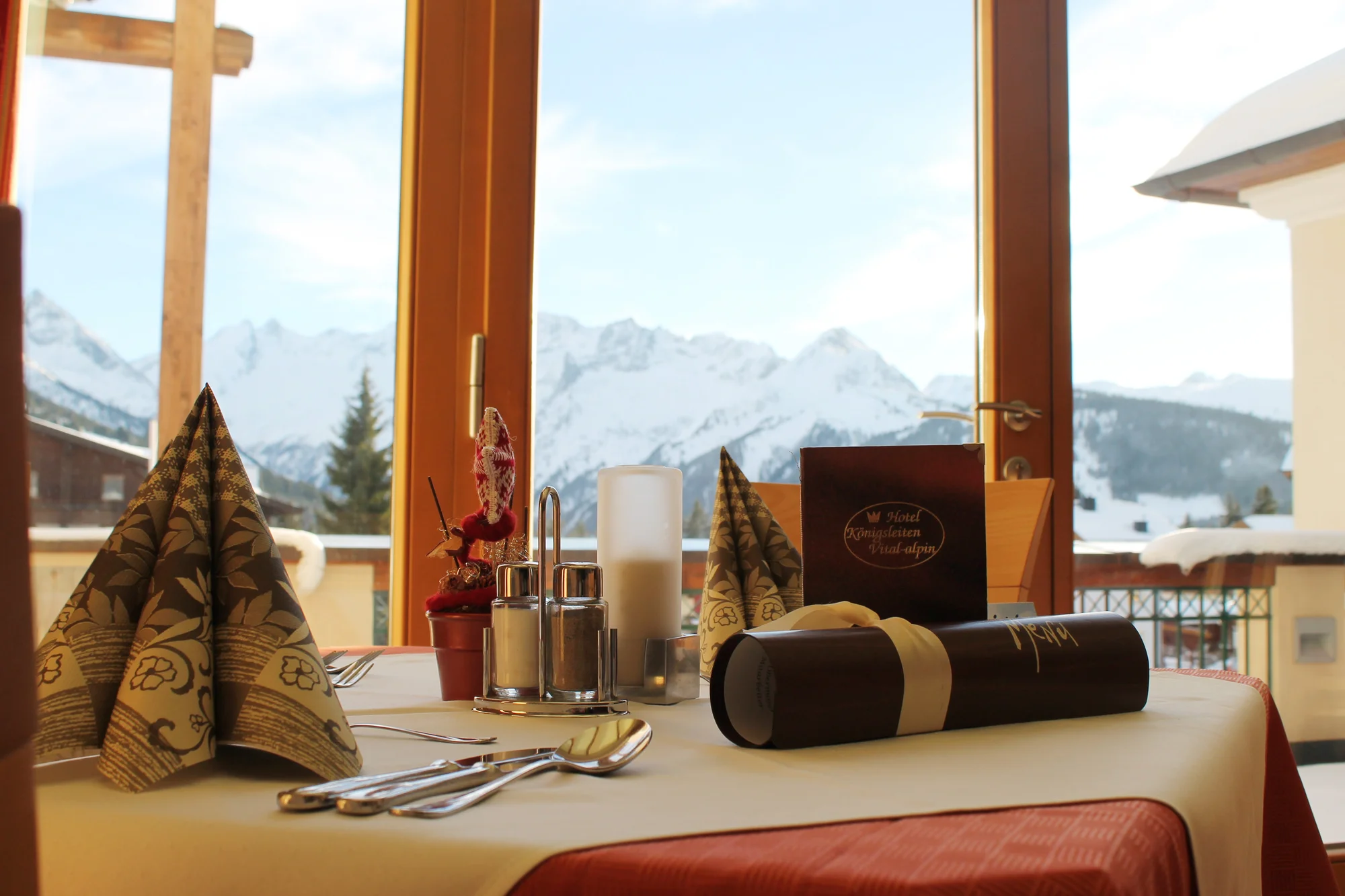 Zimní dovolená v Rakousku: 4* hotel s polopenzí a wellness, 100 m od sjezdovek, 1 dítě do 3,9 let zdarma