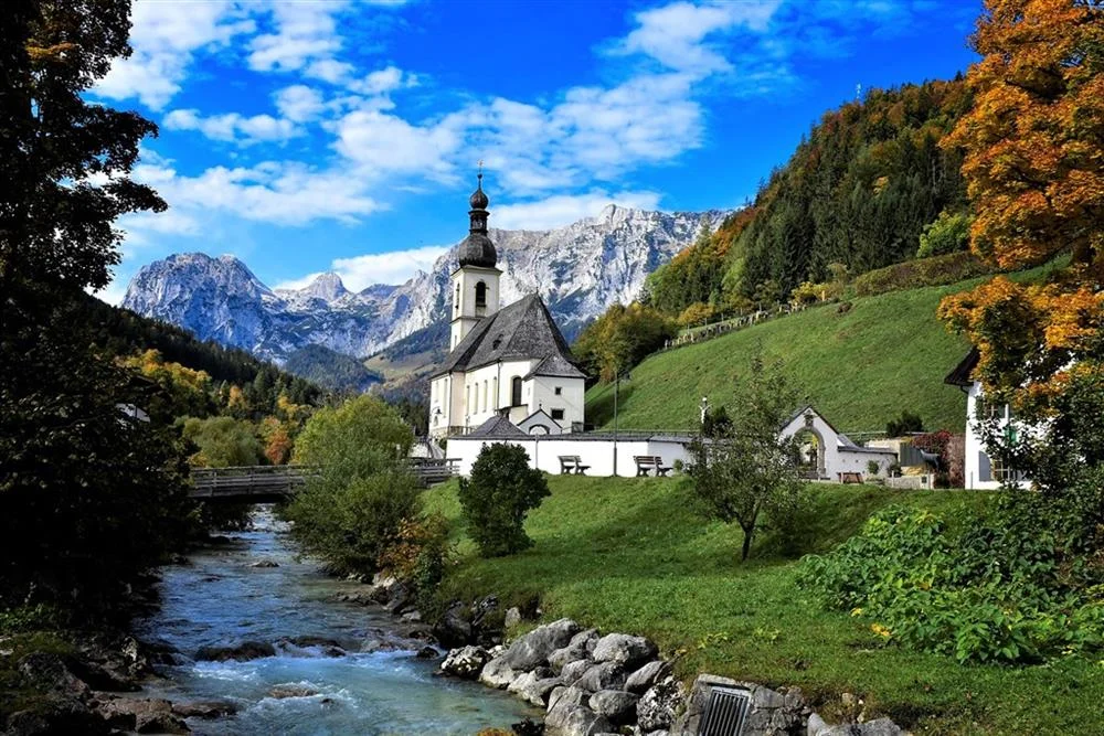 Za nevšedními zážitky do Bavorských Alp: horské město Berchstesgaden, letadla i palírna, 1 den