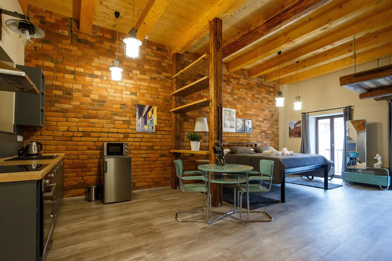 Pobyt v Lanškrouně pod Orlickými horami: 7 designových apartmá a snídaně