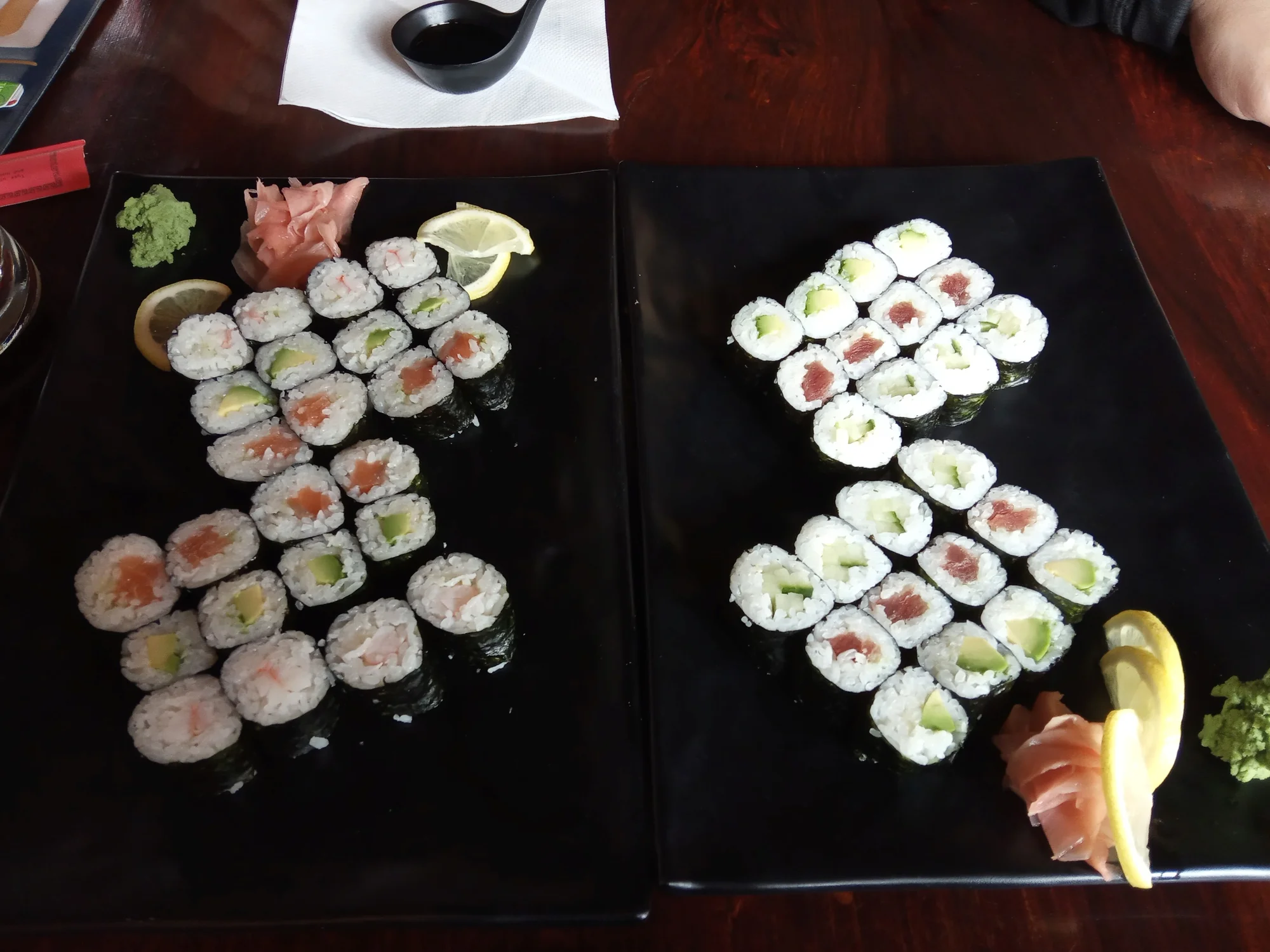 Pardubické Japonsko: sushi sety s 10–36 ks nigiri a maki rolek