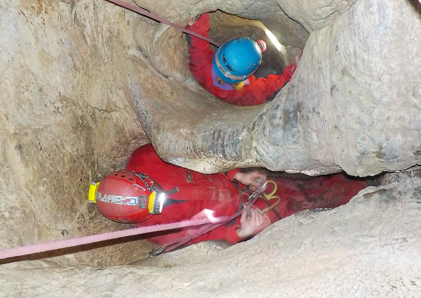 Nejdobrodružnější jeskynní trasa Moravského krasu: 40 m hluboká ferrata v jeskyni