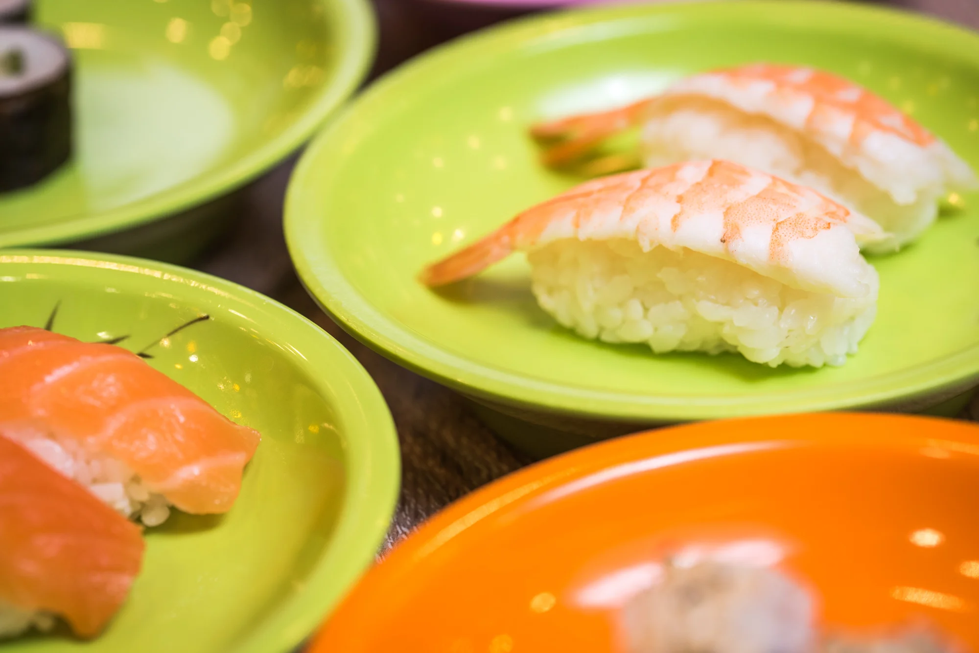 Running sushi: 2 hodiny neomezené konzumace sushi a dalších asijských specialit