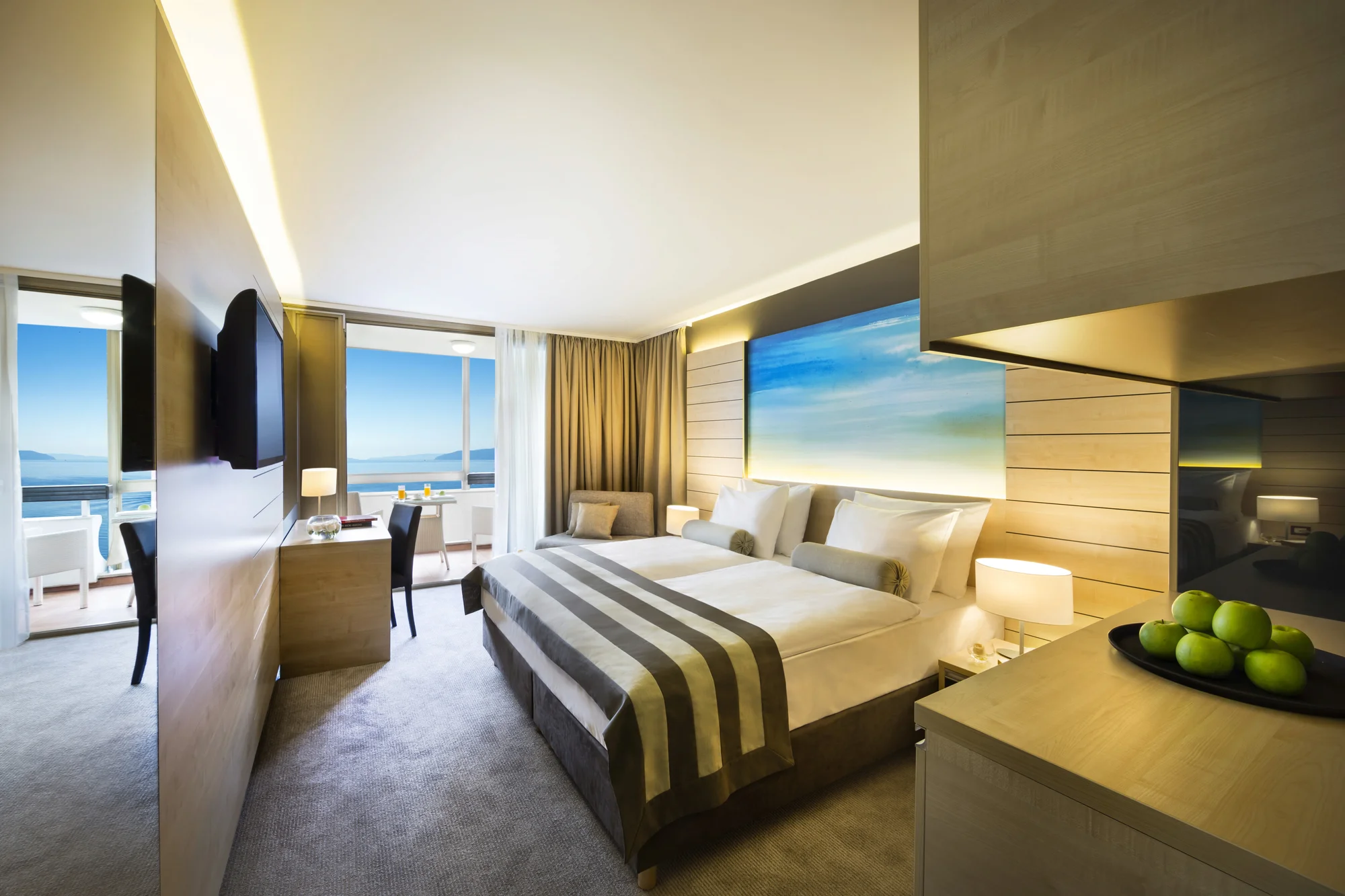 4* pobyt s polopenzí na vyhlášené Opatijské riviéře: hotel s bazény, saunami a soukromou pláží, 3 děti zdarma