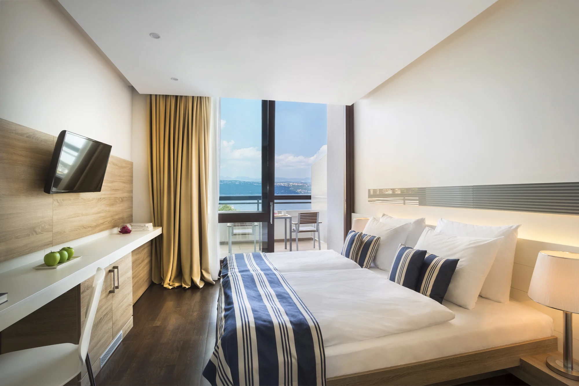 Moderní hotel na pobřeží Istrie: polopenze, sauny i venkovní bazén, 2 děti zdarma