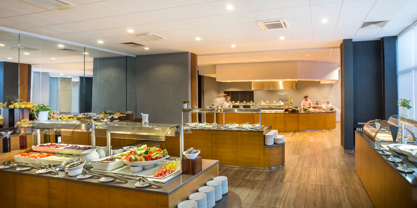 Moderní hotel na pobřeží Istrie: polopenze, sauny i venkovní bazén, 2 děti zdarma