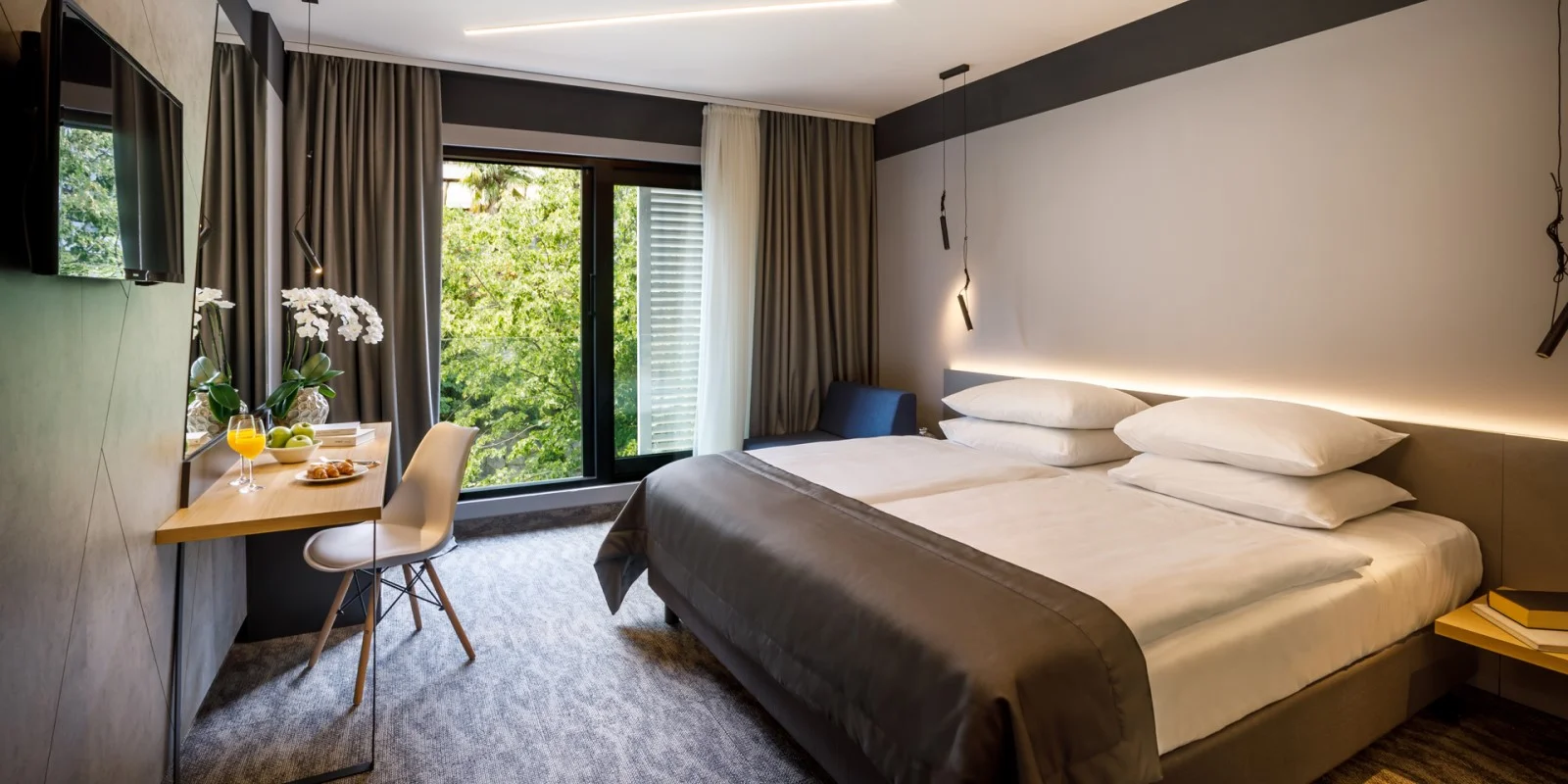 Dovolená na Istrii: pěkný hotel přímo na pláži, vnitřní bazén, polopenze s nápoji, až 2 děti zdarma