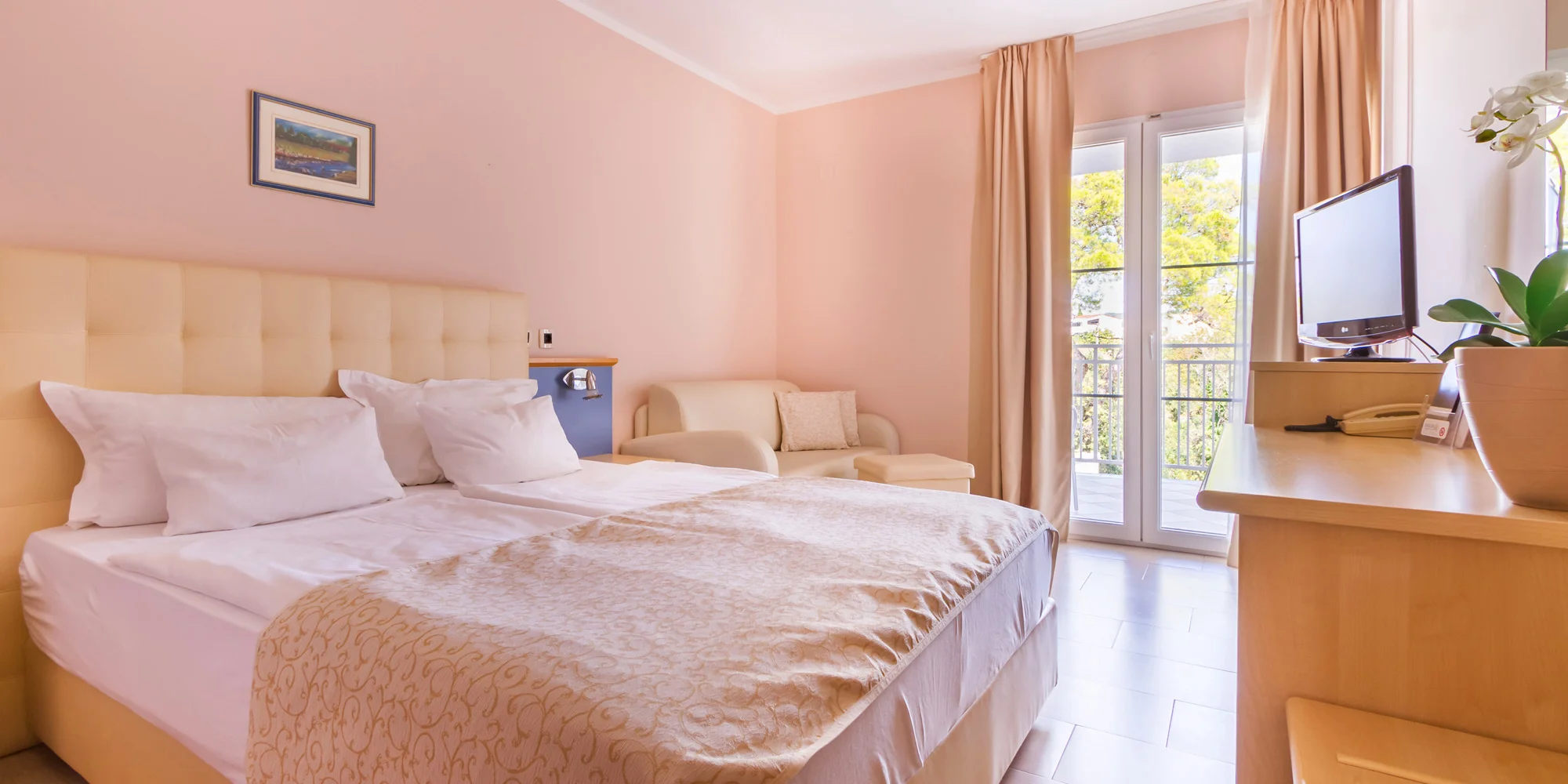 Ostrov Krk: 4* hotel u oblázkové pláže, polopenze, bazén a děti zdarma