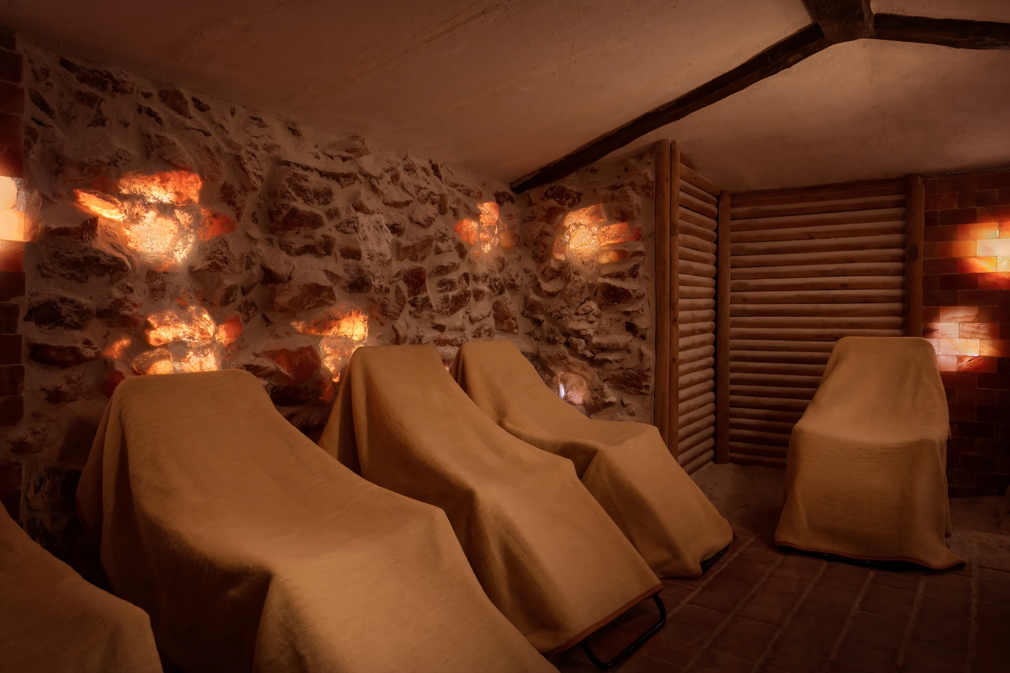 Wellness pobyt v Karlových Varech ve Spa Resortu Sanssouci****: polopenze, procedury i CBD program