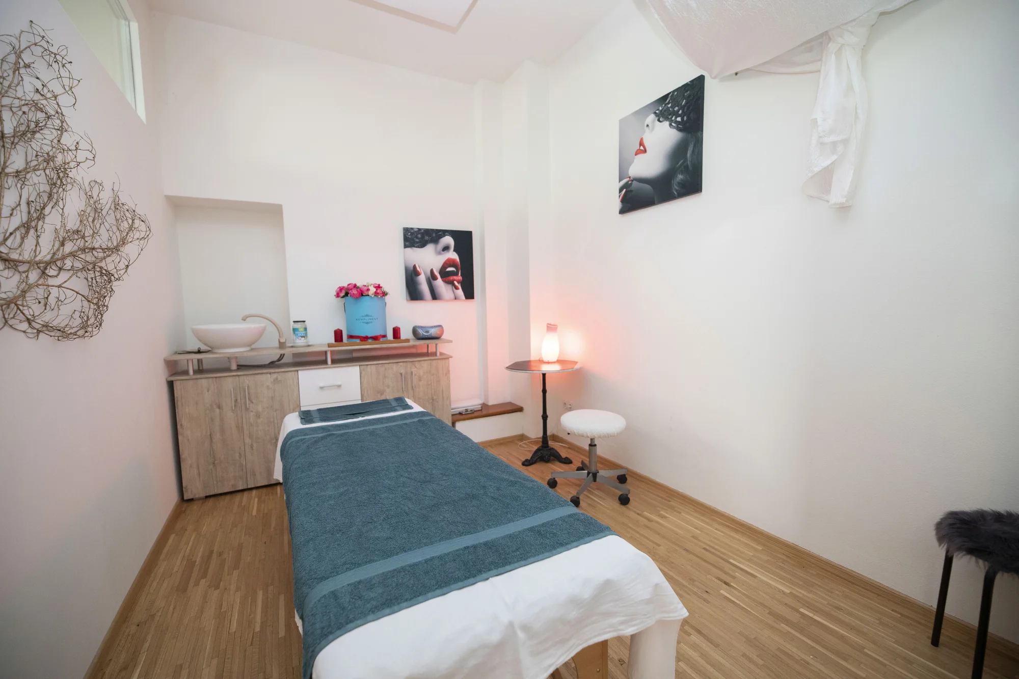Ideální chvilka odpočinku: jemná relaxační masáž pro dámy a nahřátí lávovými kameny
