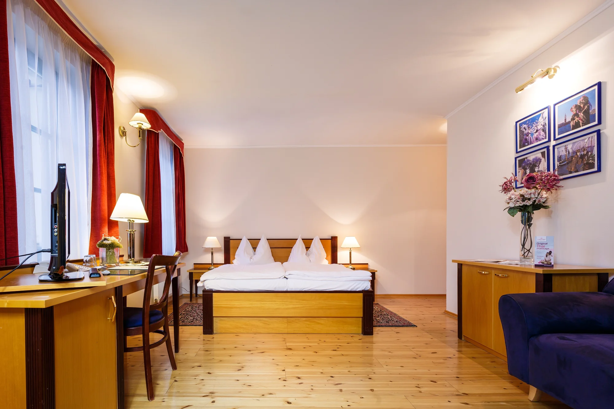 Odpočinek blízko Vřídelní kolonády: 3* hotel se snídaněmi