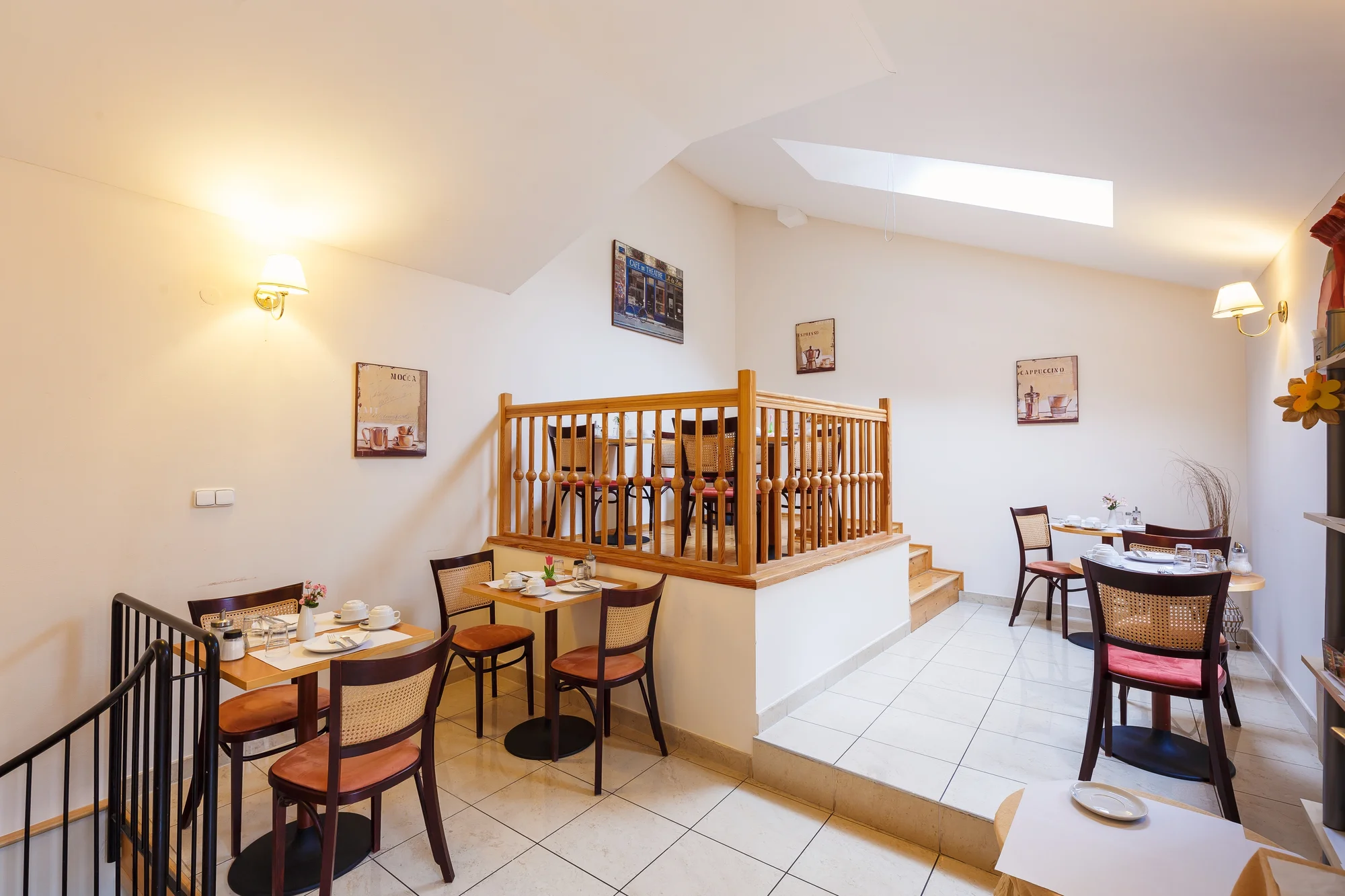 Odpočinek blízko Vřídelní kolonády: 3* hotel se snídaněmi