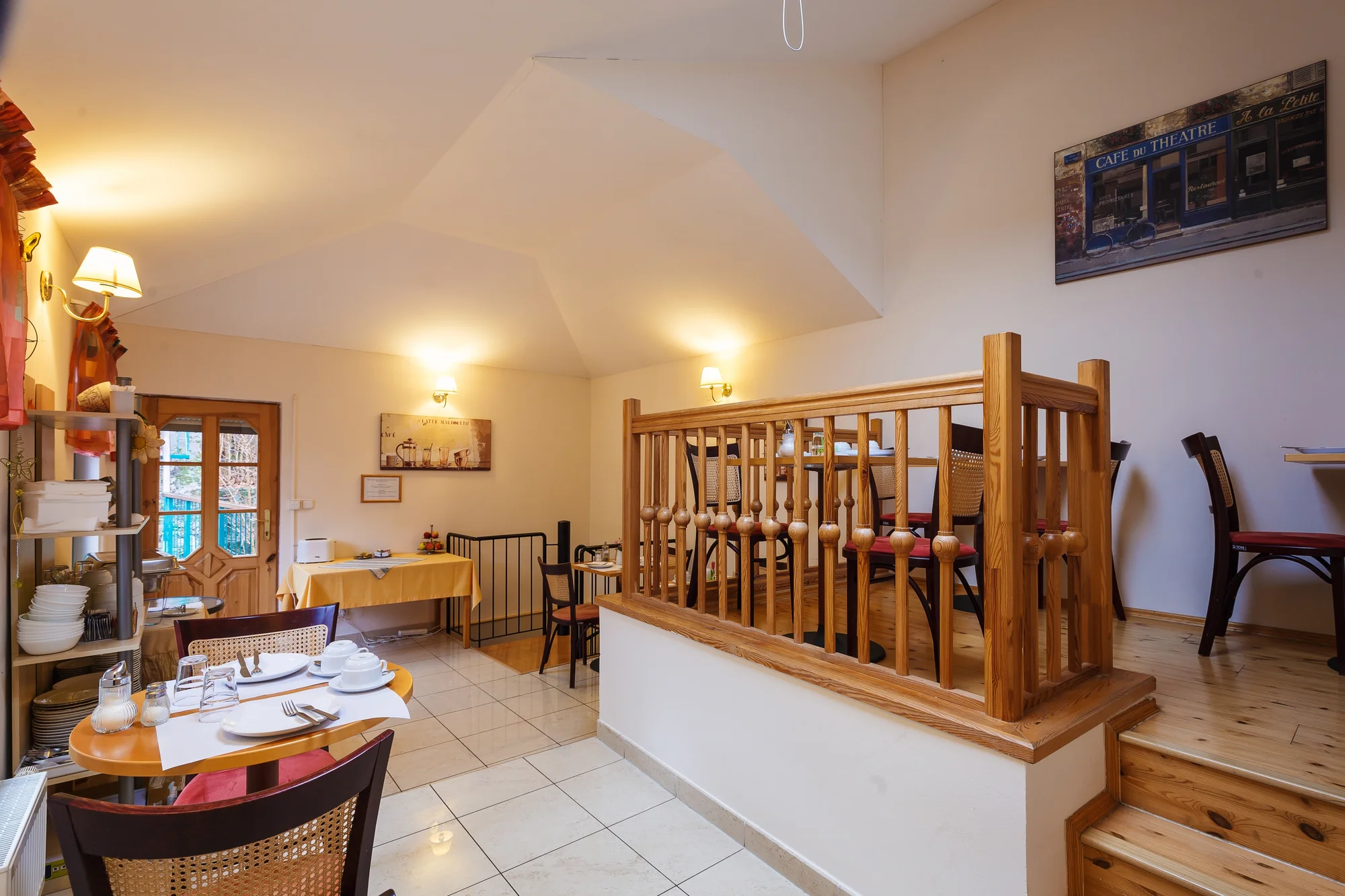 Odpočinek blízko Vřídelní kolonády: 3* hotel se snídaněmi