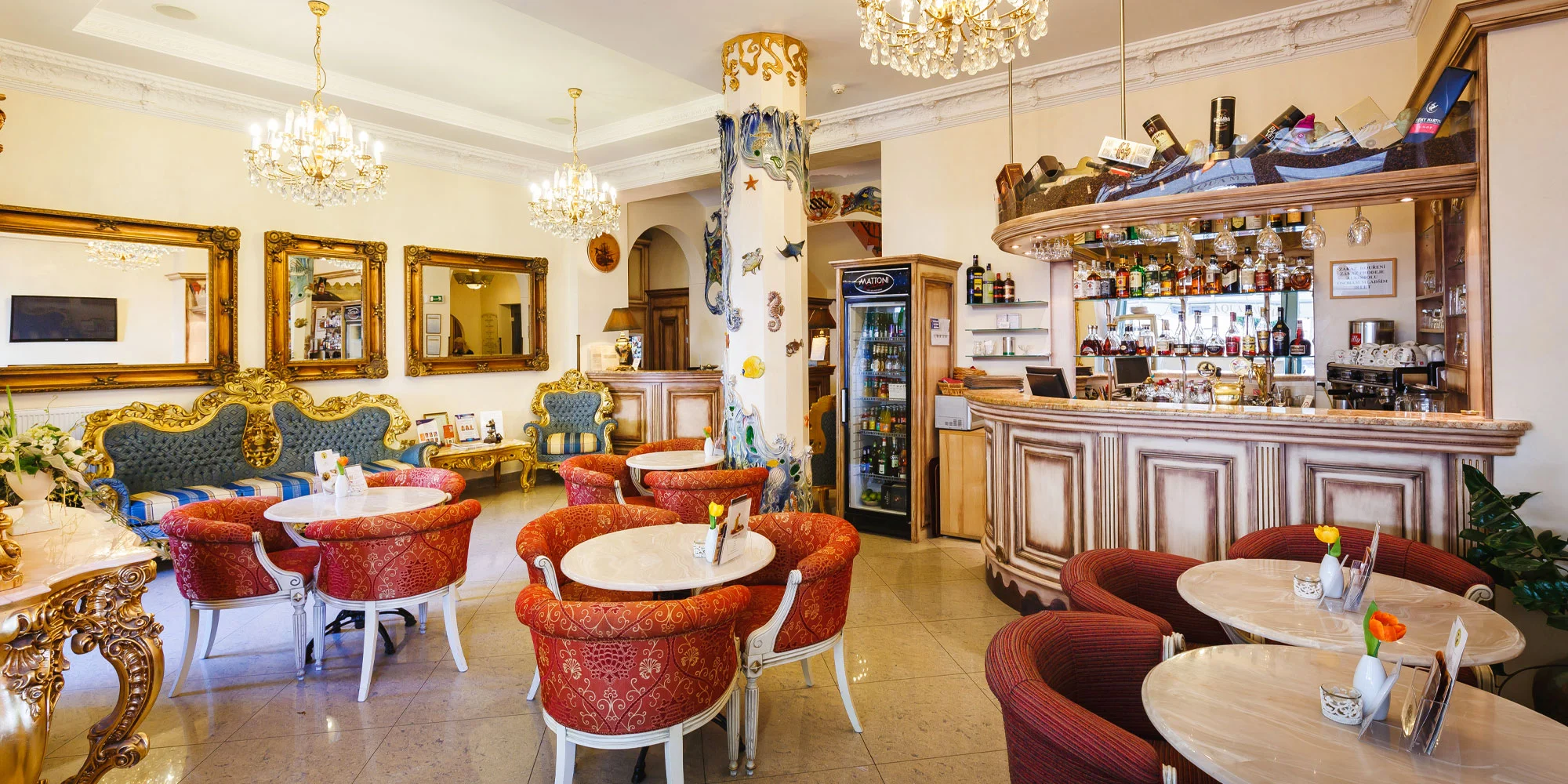 Pobyt v elegantním hotelu blízko kolonády: snídaně, wellness i procedury