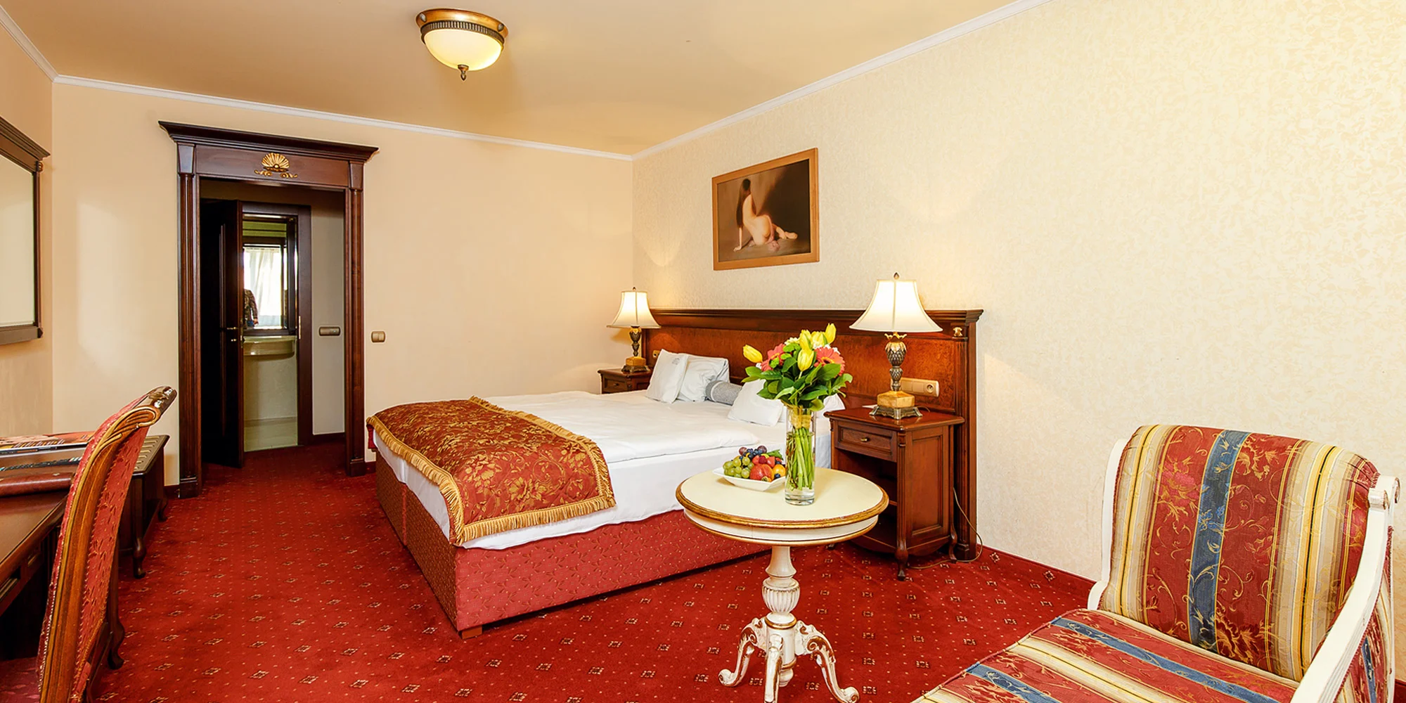 Pobyt v elegantním hotelu blízko kolonády: snídaně, wellness i procedury
