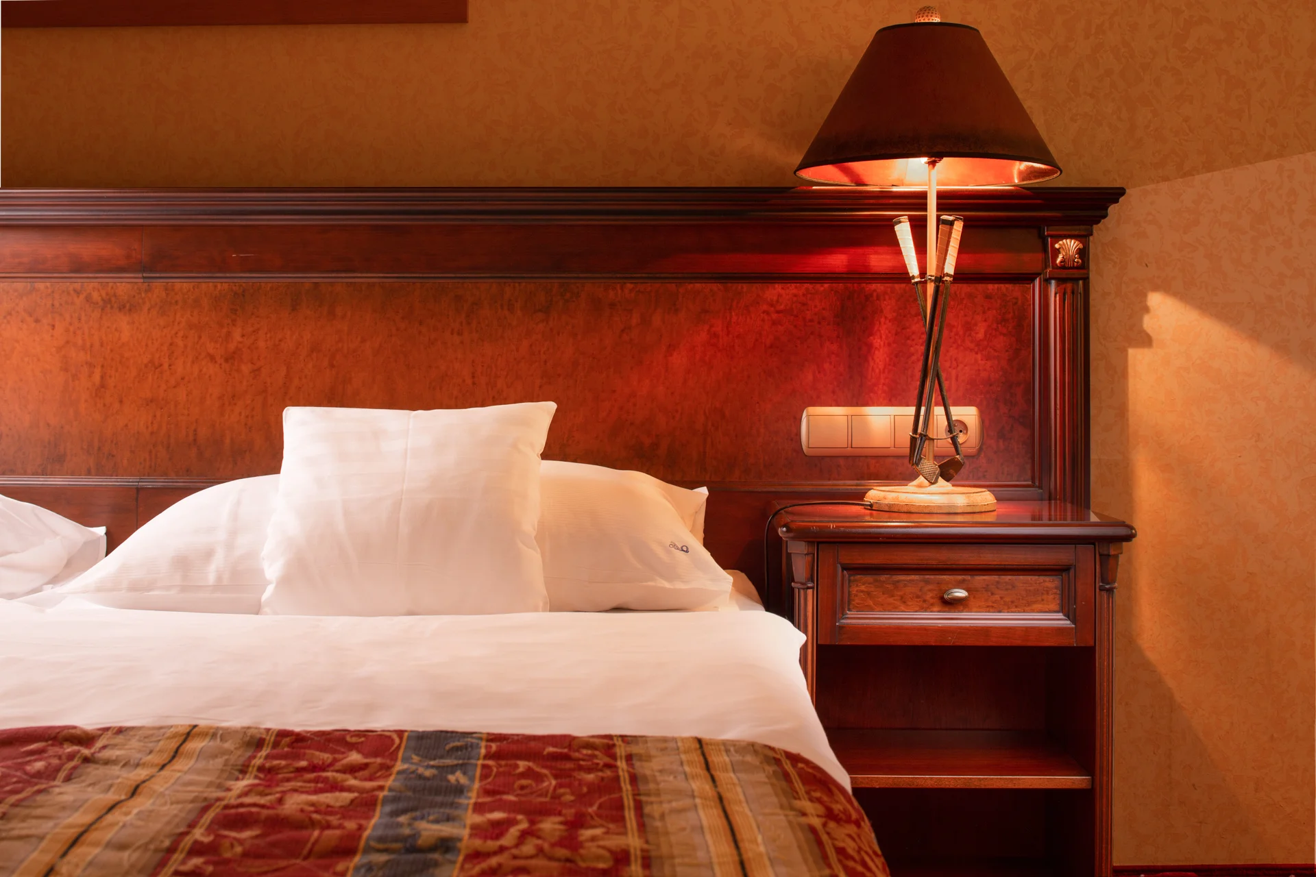 Pobyt v elegantním hotelu blízko kolonády: snídaně, wellness i procedury