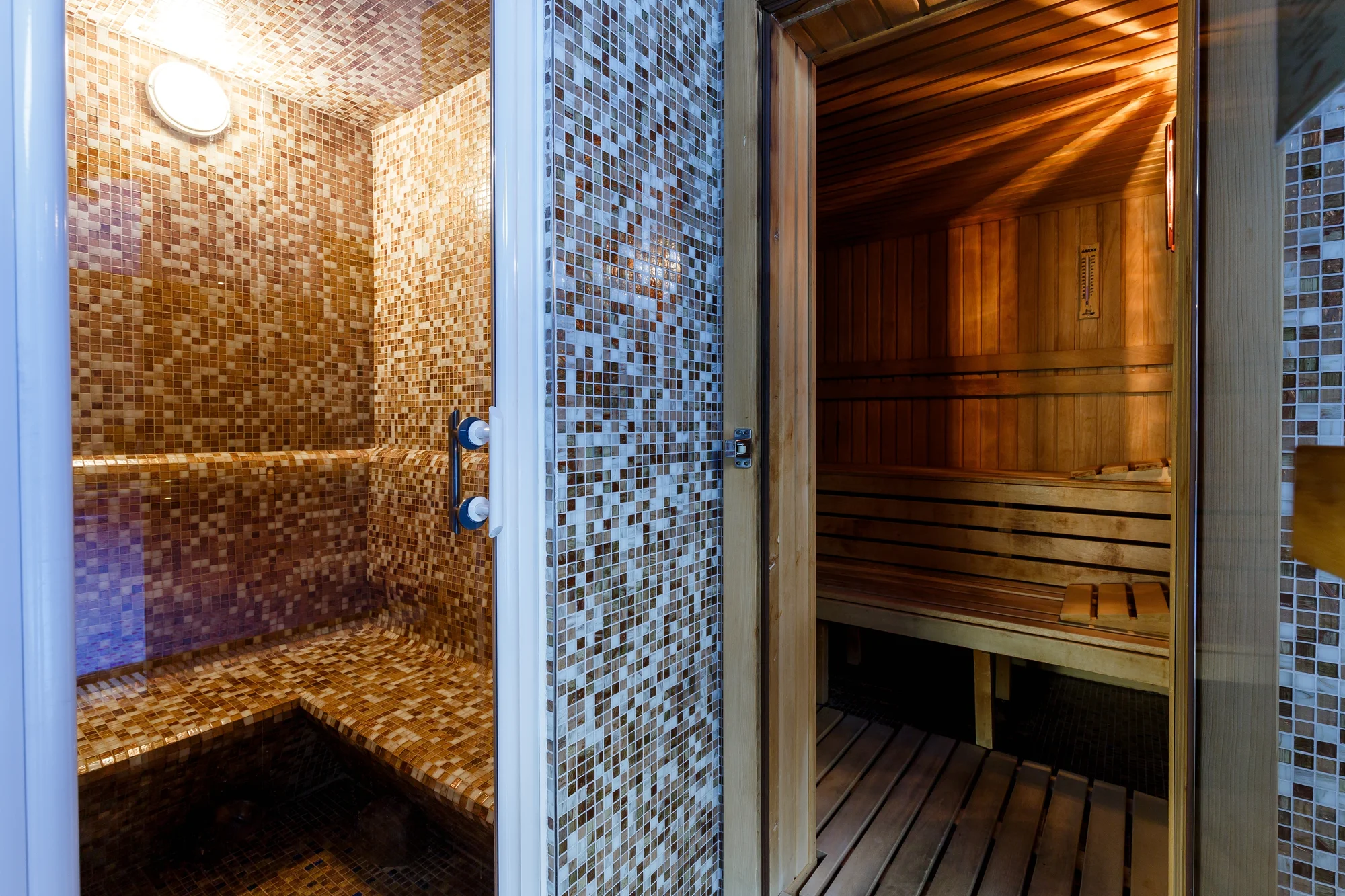 Pobyt v elegantním hotelu blízko kolonády: snídaně, wellness i procedury