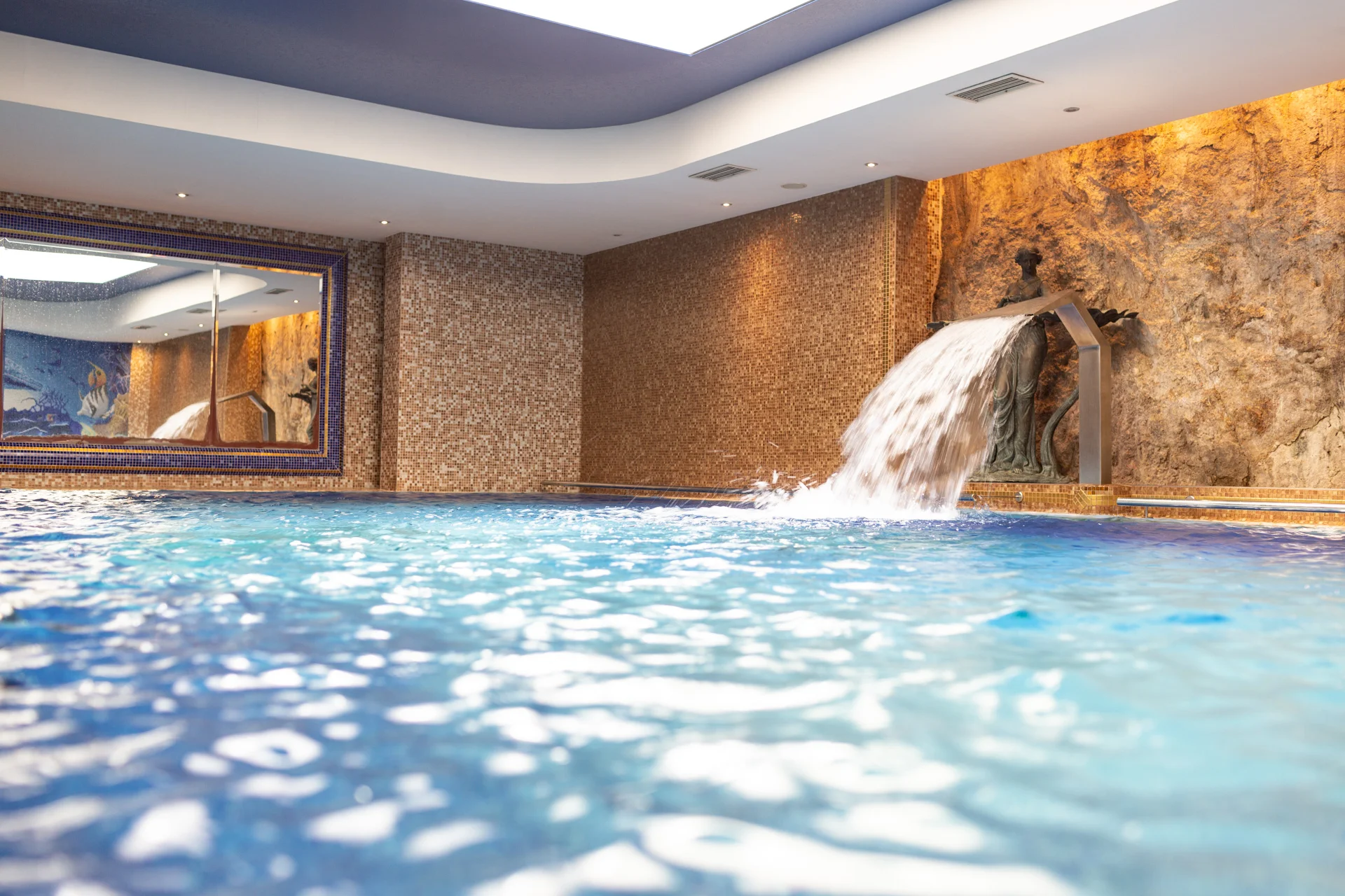 Pobyt v elegantním hotelu blízko kolonády: snídaně, wellness i procedury