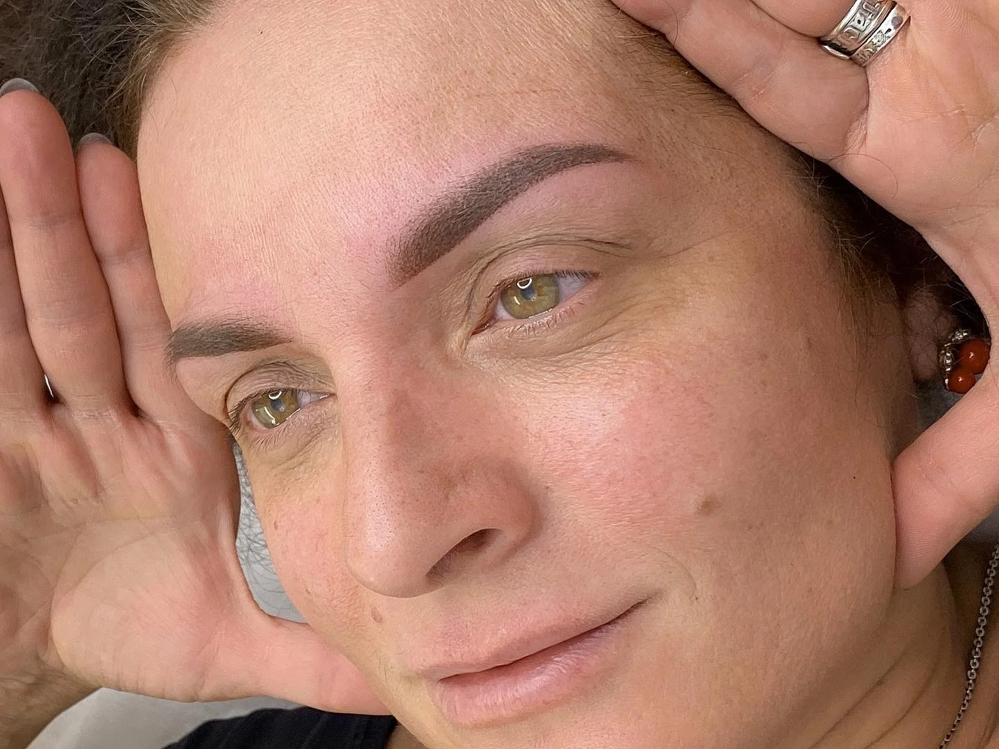 Permanentní make-up: oční linky, obočí pudrovou metodou i výplň rtů