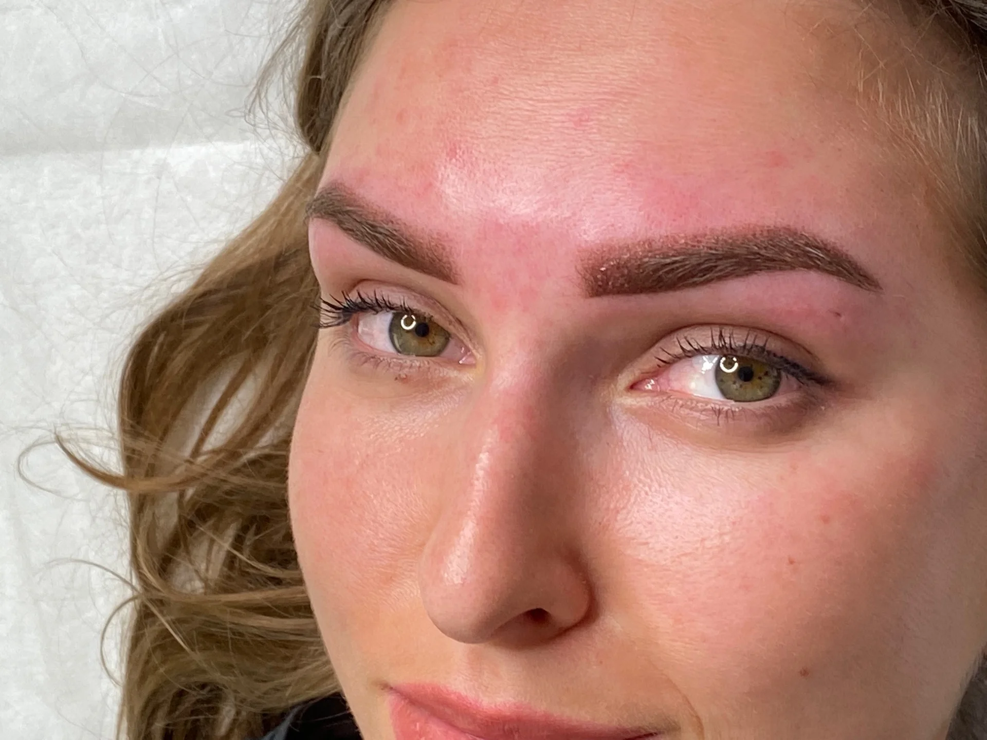 Permanentní make-up: oční linky, obočí pudrovou metodou i výplň rtů